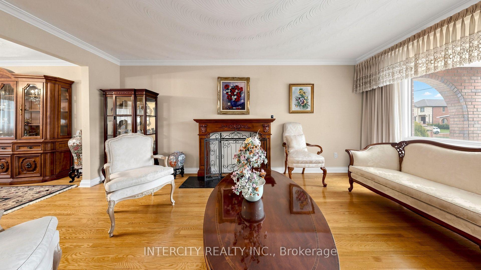 Photo 6 of 76 Spruce Avenue, Richmond Hill, South Richvale — HOMEH