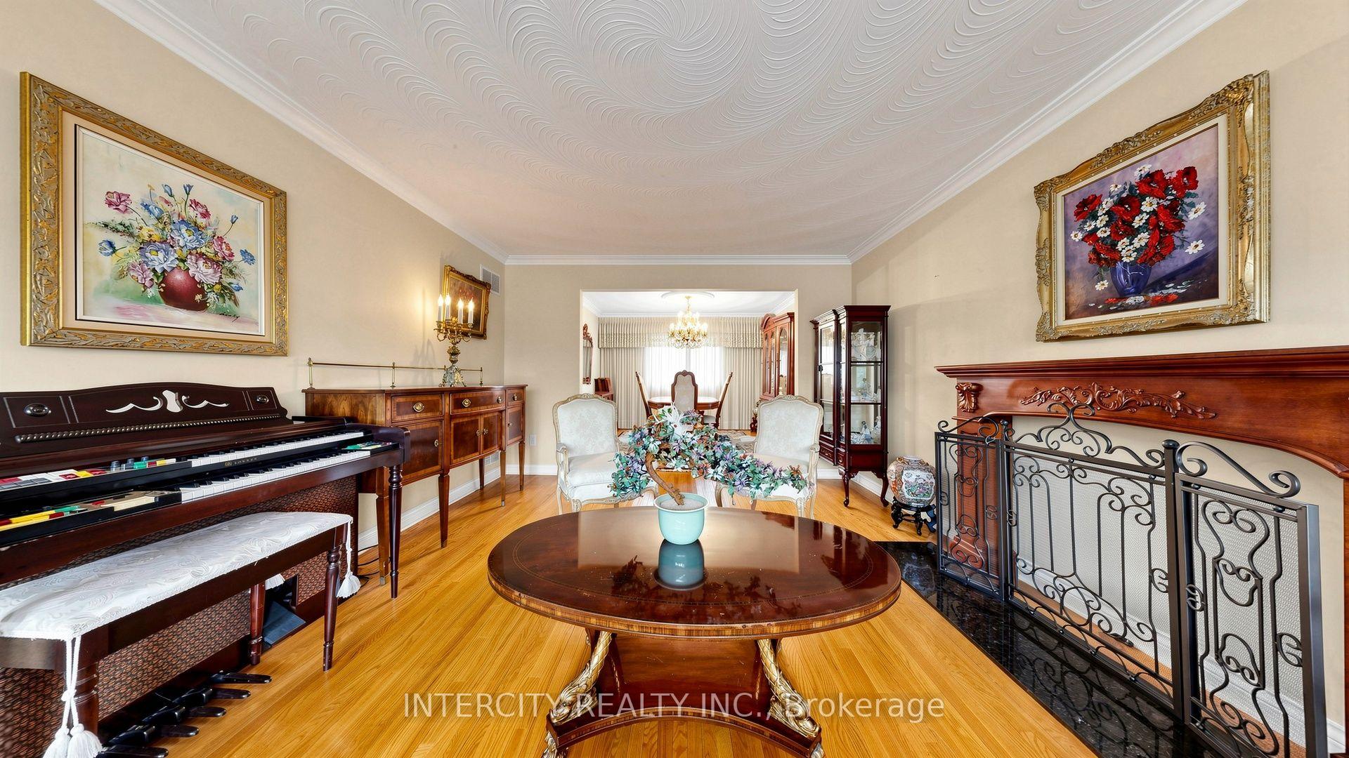 Photo 7 of 76 Spruce Avenue, Richmond Hill, South Richvale — HOMEH