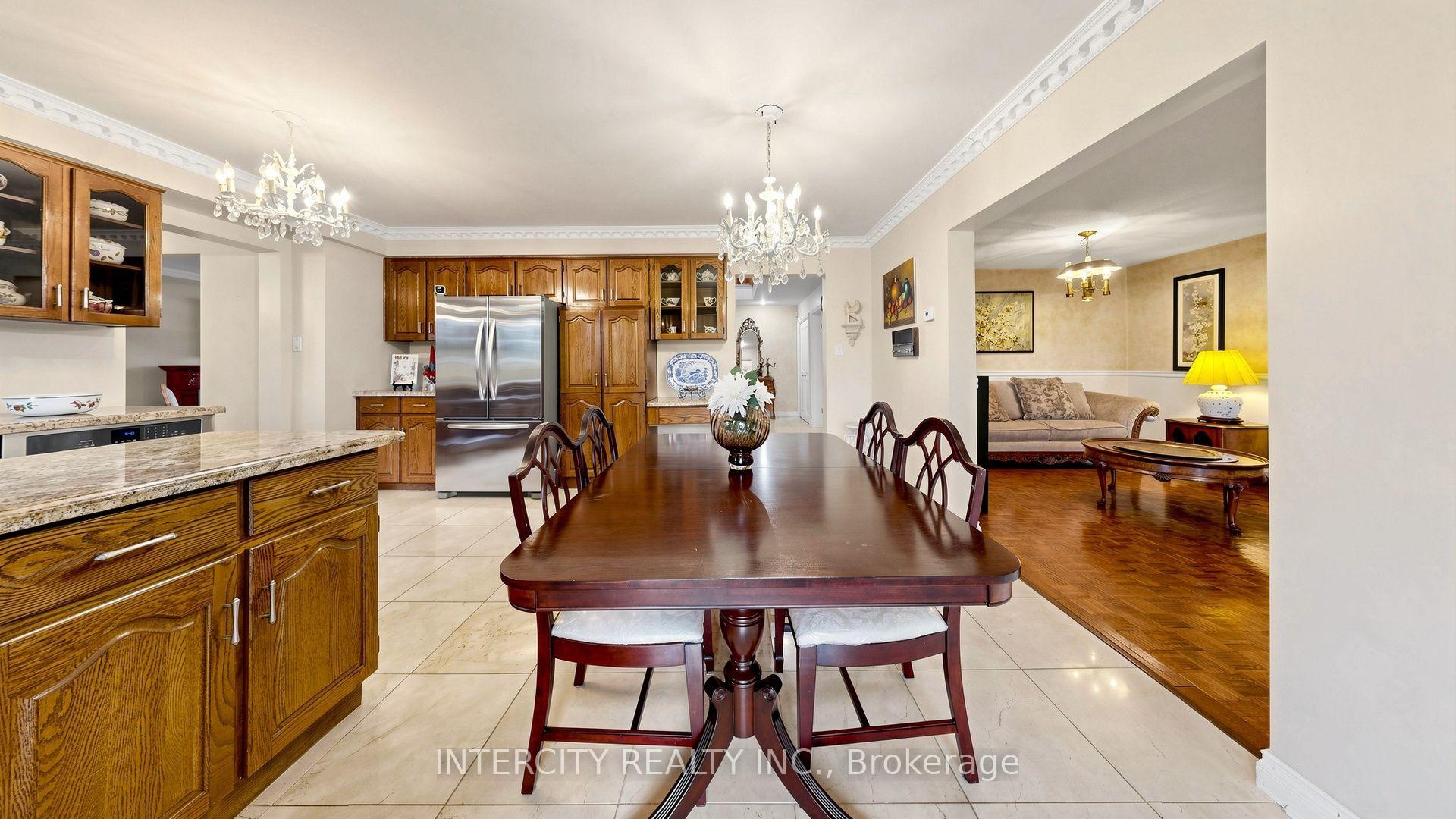 Photo 13 of 76 Spruce Avenue, Richmond Hill, South Richvale — HOMEH