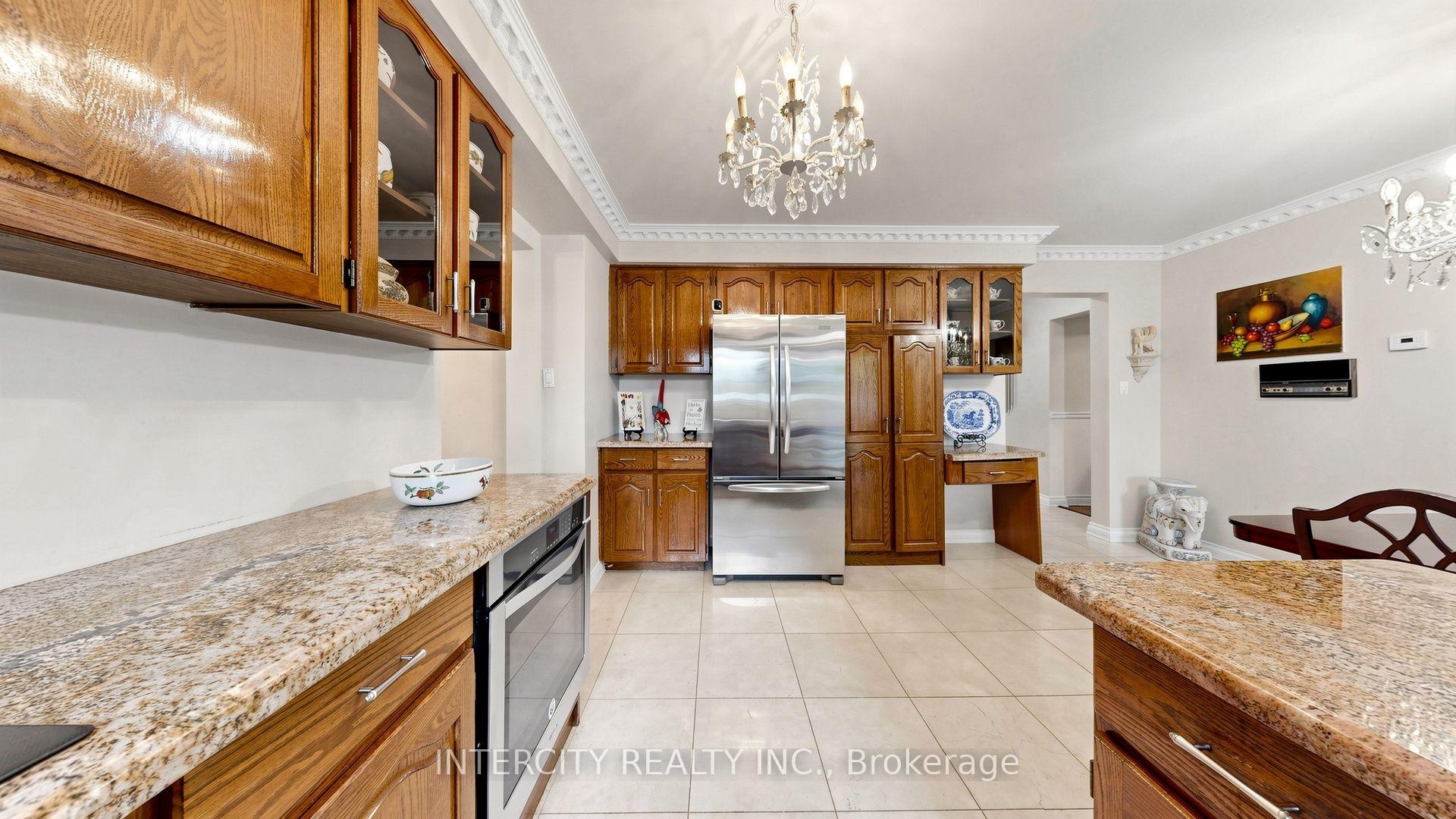 Photo 17 of 76 Spruce Avenue, Richmond Hill, South Richvale — HOMEH