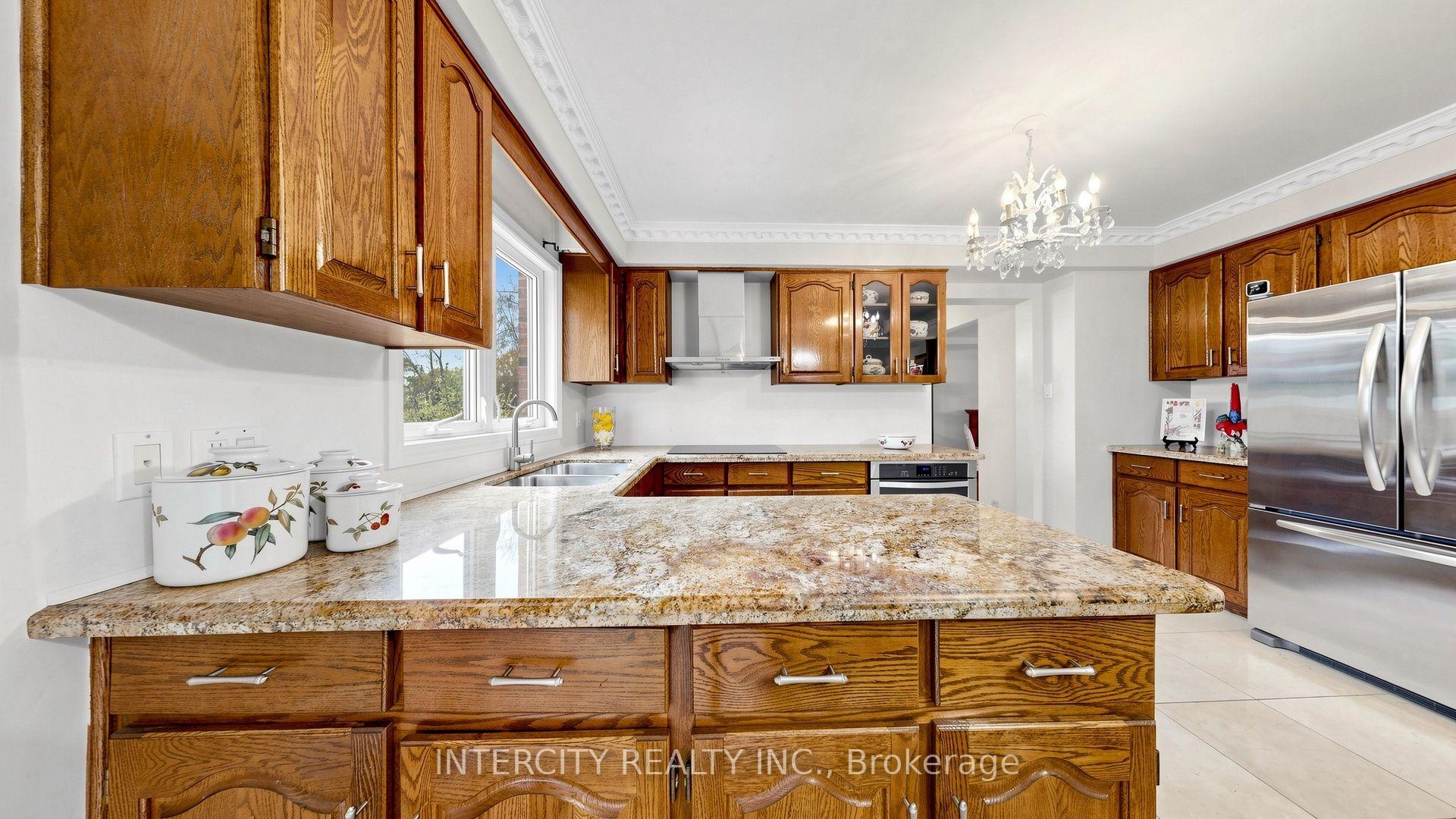 Photo 19 of 76 Spruce Avenue, Richmond Hill, South Richvale — HOMEH