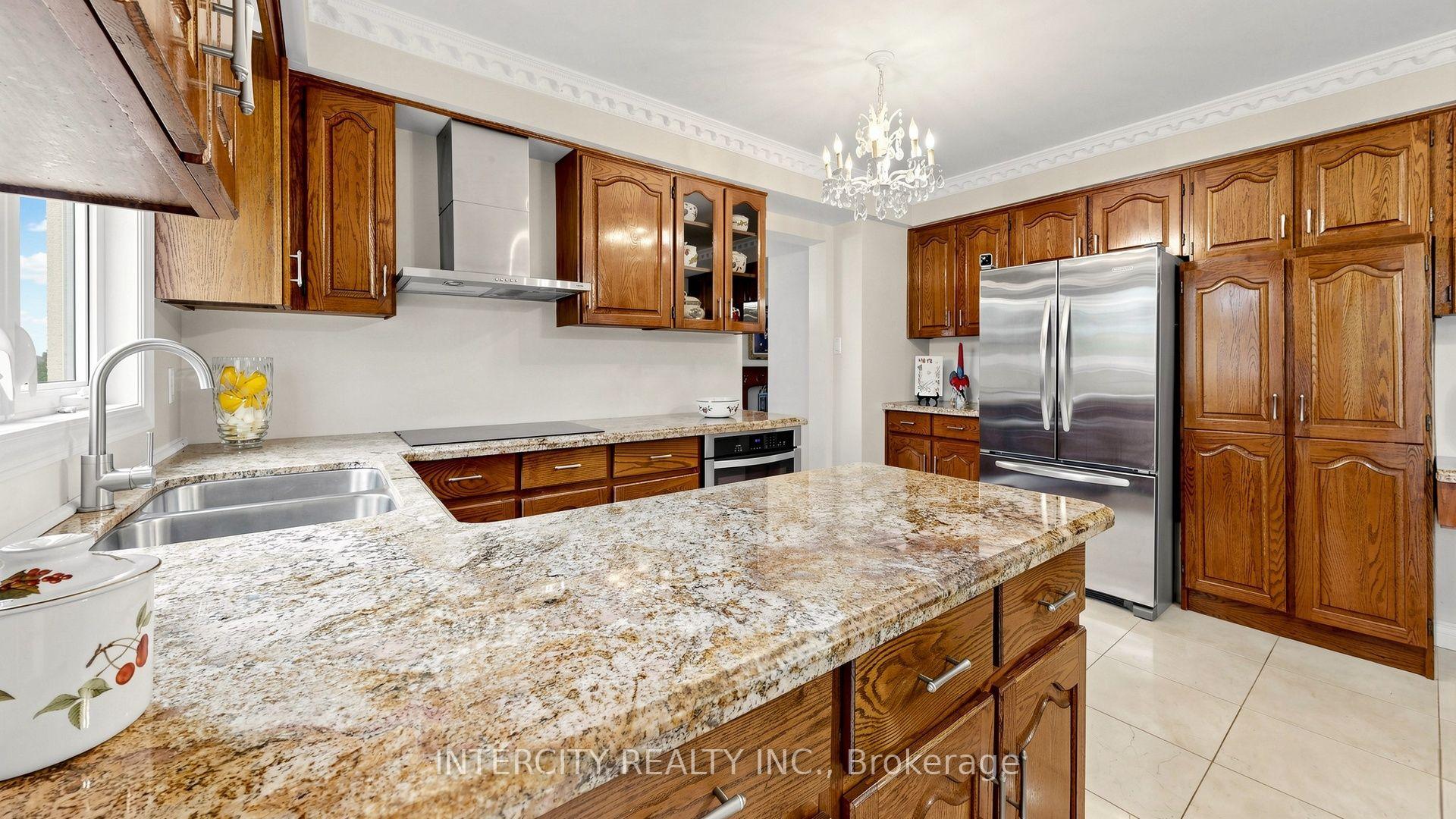 Photo 20 of 76 Spruce Avenue, Richmond Hill, South Richvale — HOMEH