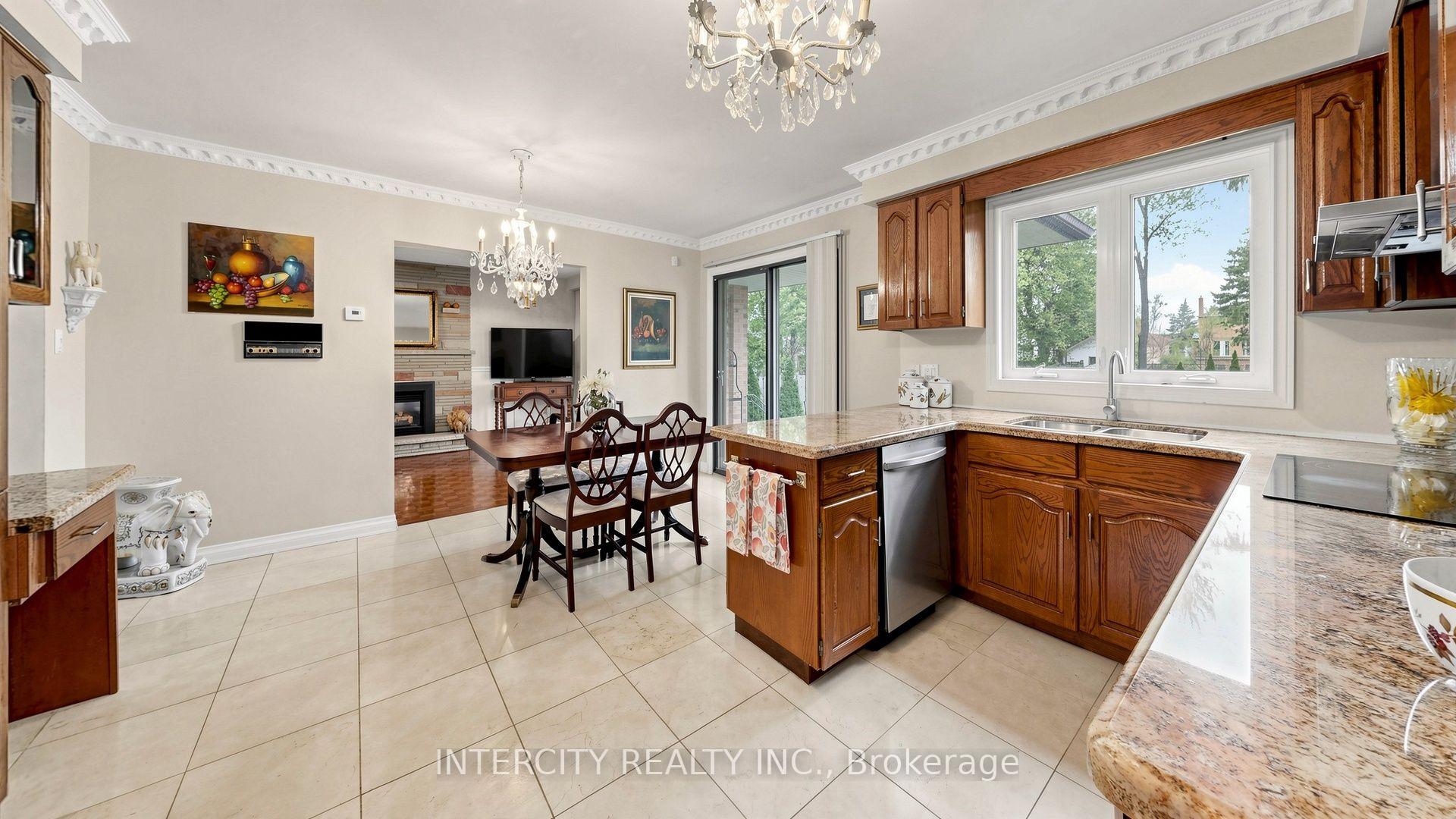 Photo 21 of 76 Spruce Avenue, Richmond Hill, South Richvale — HOMEH