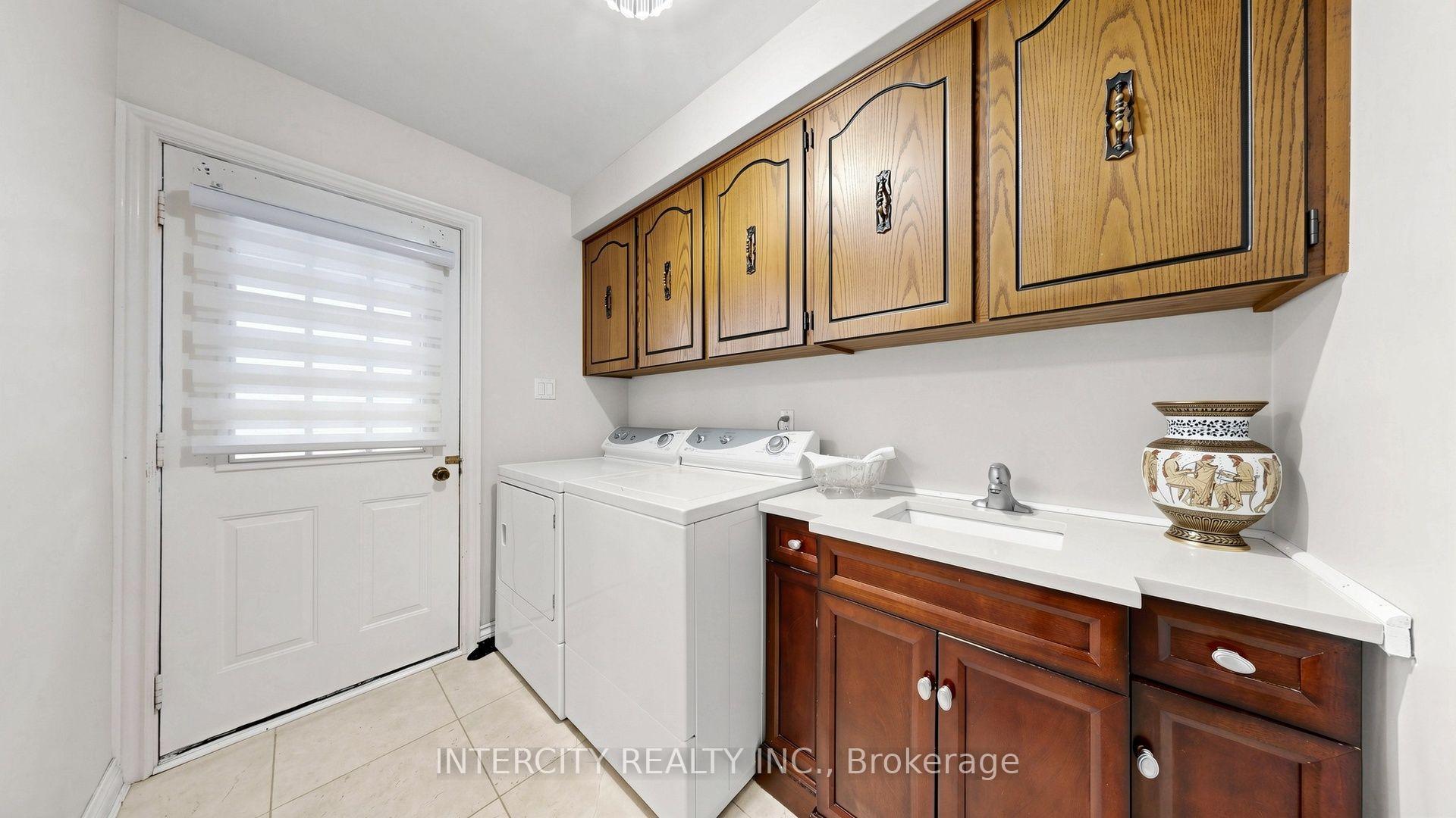 Photo 24 of 76 Spruce Avenue, Richmond Hill, South Richvale — HOMEH