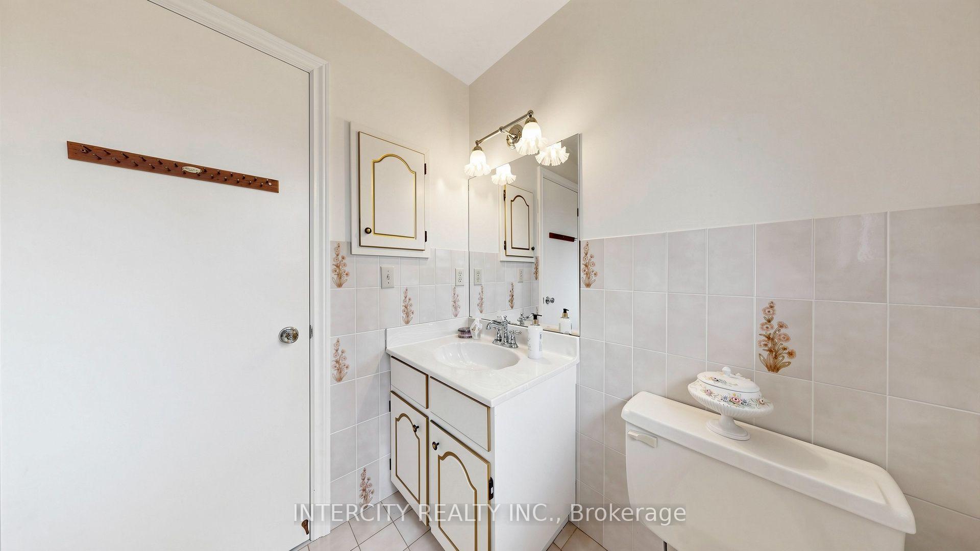 Photo 31 of 76 Spruce Avenue, Richmond Hill, South Richvale — HOMEH