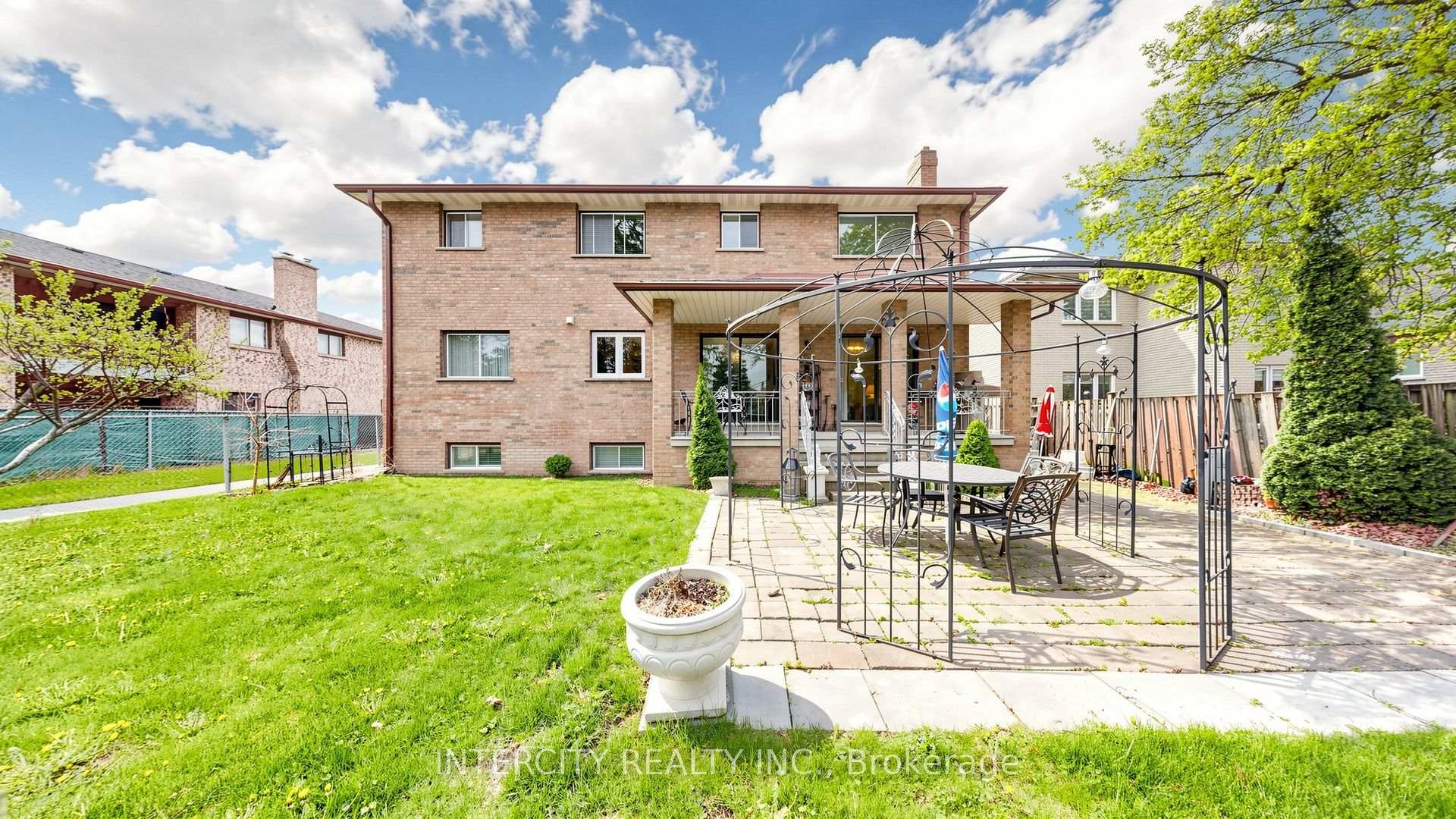 Photo 48 of 76 Spruce Avenue, Richmond Hill, South Richvale — HOMEH