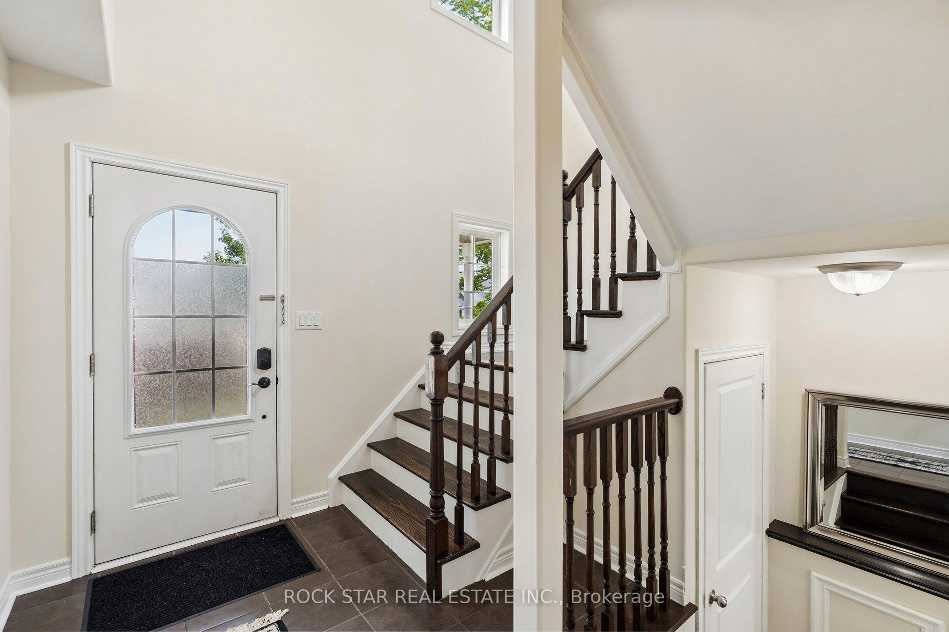 Photo 2 of 36 Chicory Crescent, St. Catharines, Haig — HOMEH