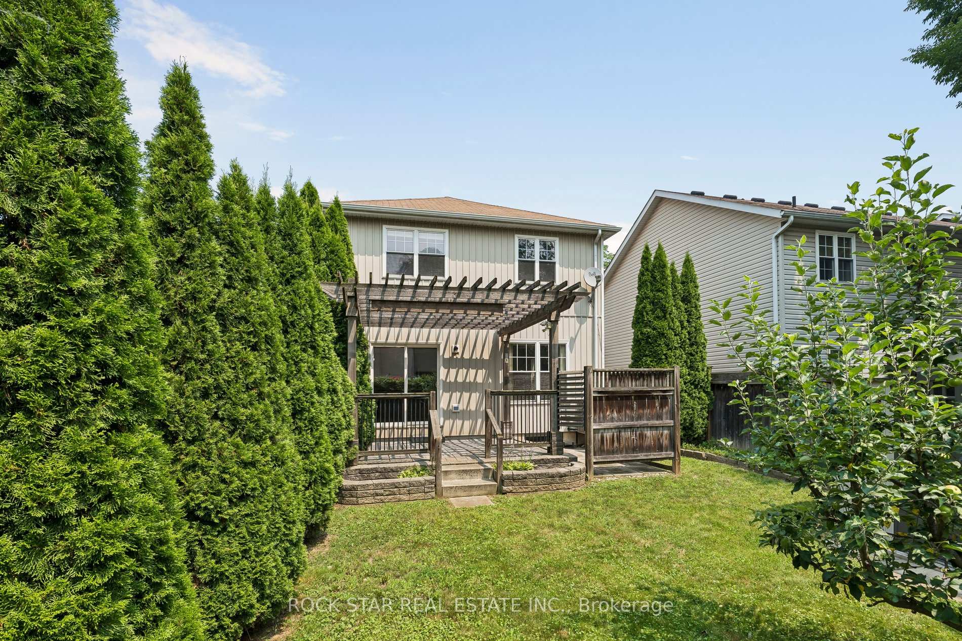 Photo 29 of 36 Chicory Crescent, St. Catharines, Haig — HOMEH