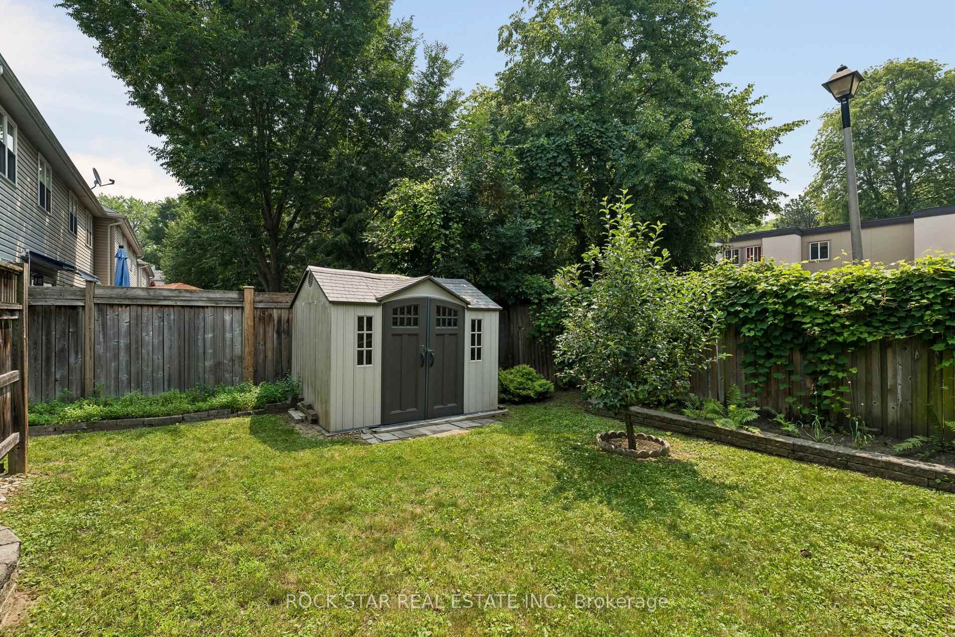 Photo 30 of 36 Chicory Crescent, St. Catharines, Haig — HOMEH