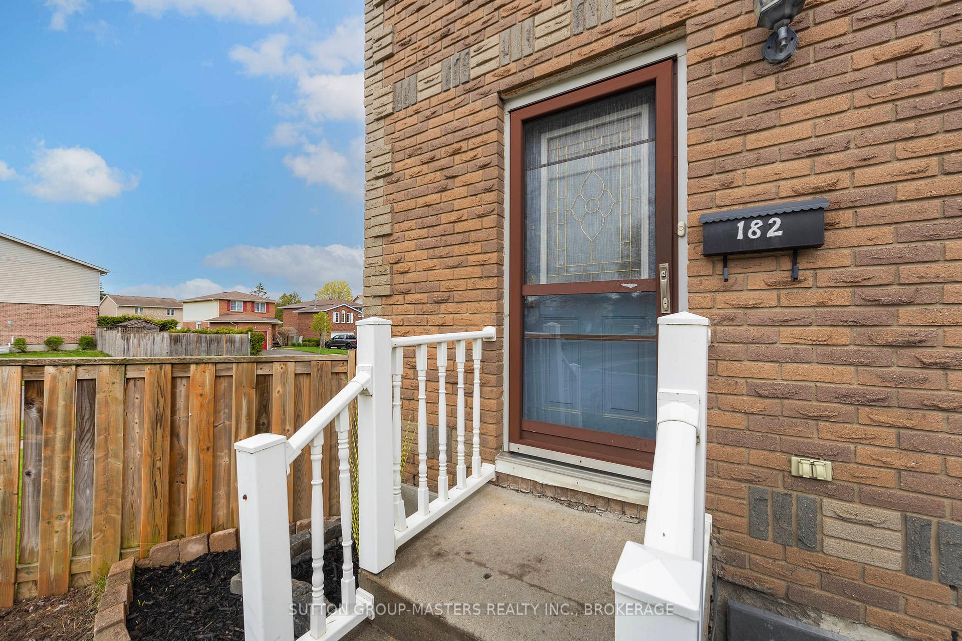 Photo 4 of 182 Rosemund Crescent, Kingston, West of Sir John A. Blvd — HOMEH