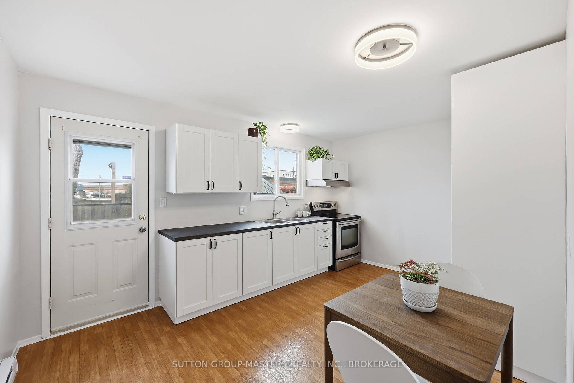 Photo 11 of 182 Rosemund Crescent, Kingston, West of Sir John A. Blvd — HOMEH
