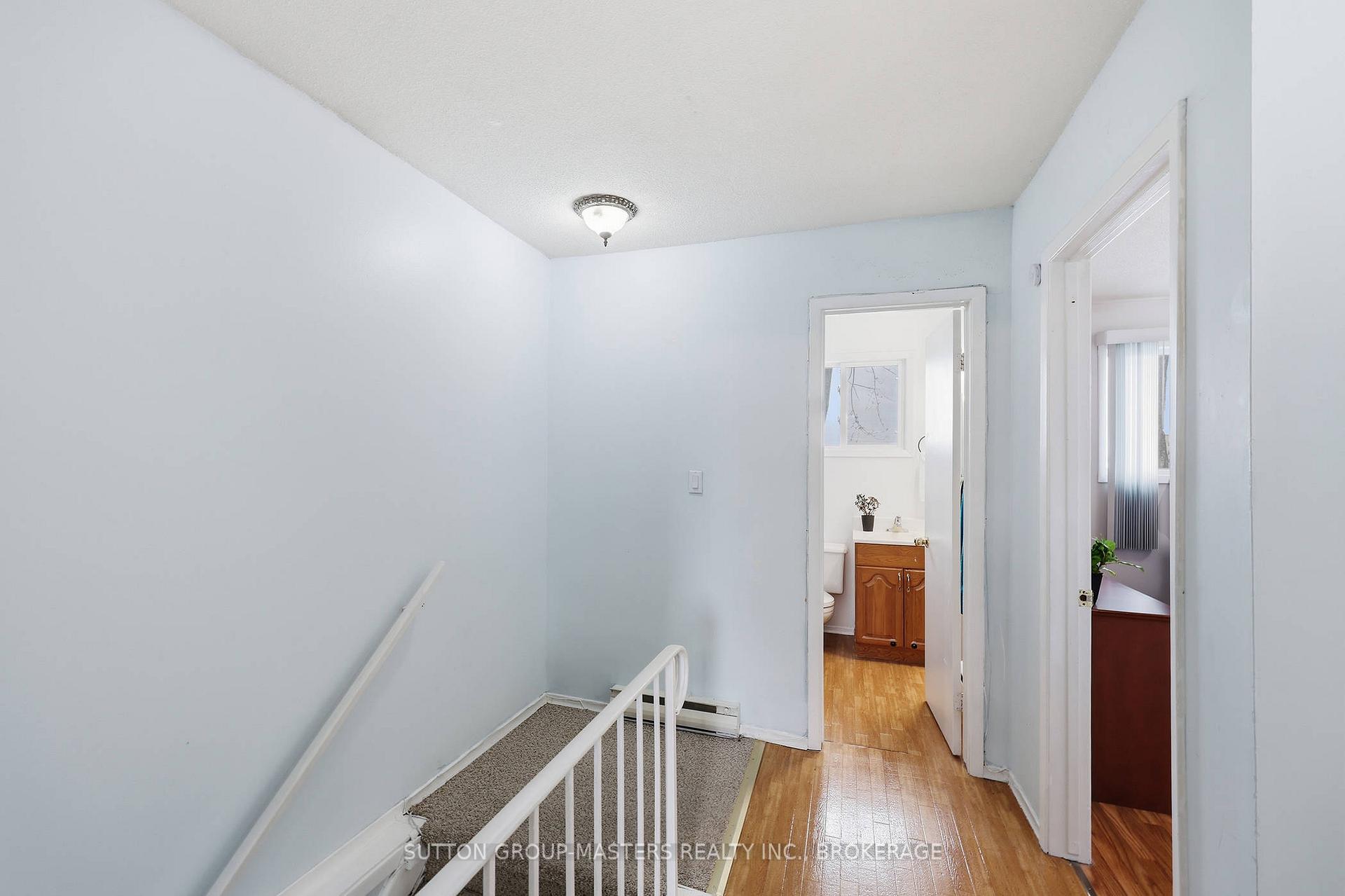 Photo 23 of 182 Rosemund Crescent, Kingston, West of Sir John A. Blvd — HOMEH