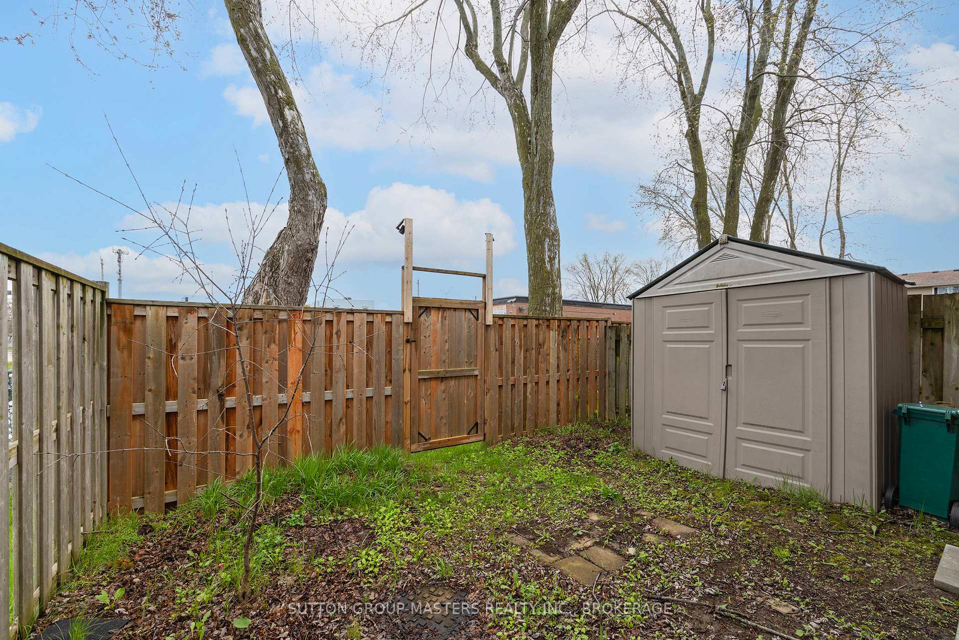 Photo 32 of 182 Rosemund Crescent, Kingston, West of Sir John A. Blvd — HOMEH