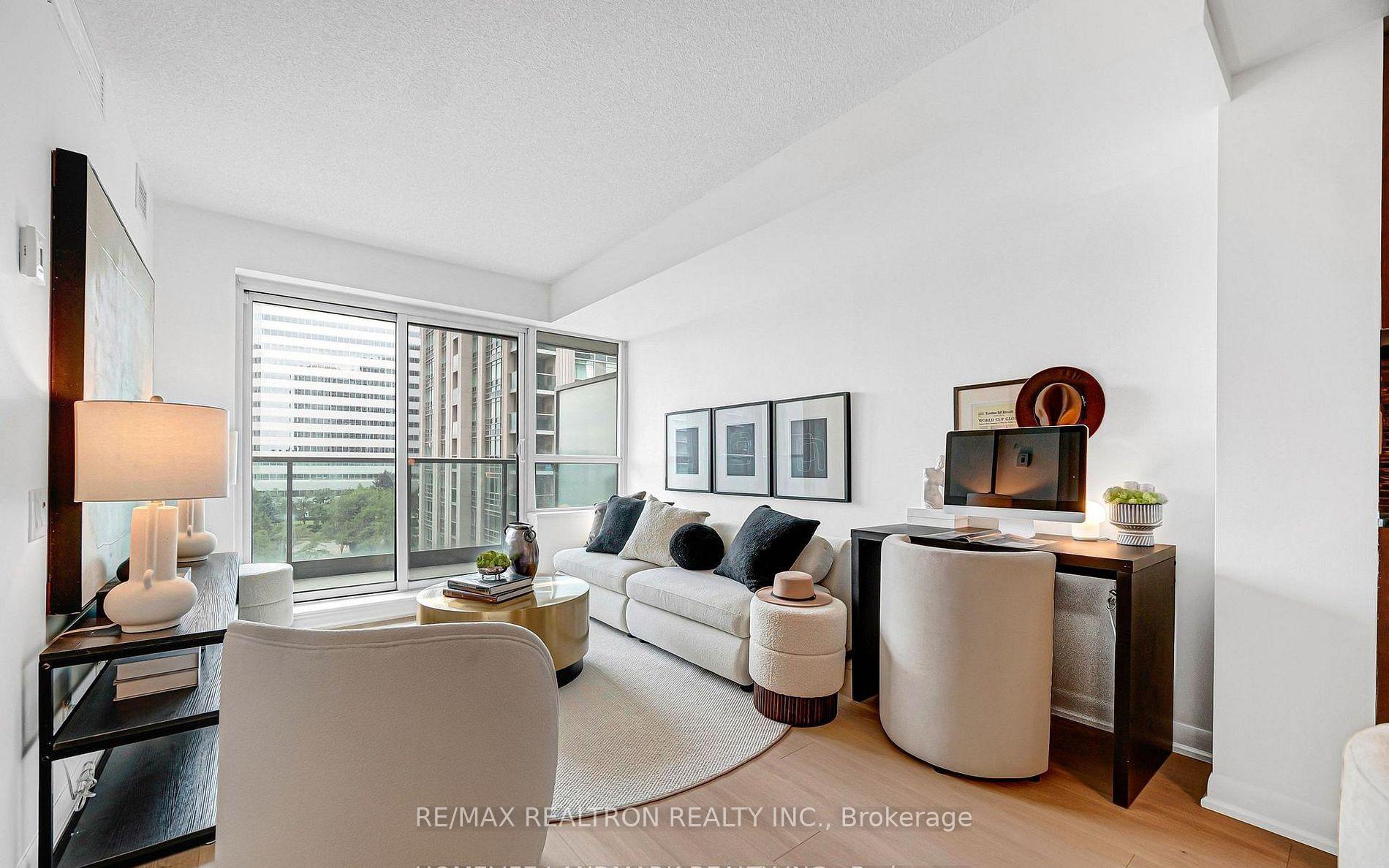 Photo 5 of Unit 701, 17 Anndale Drive, North York, Willowdale East — HOMEH