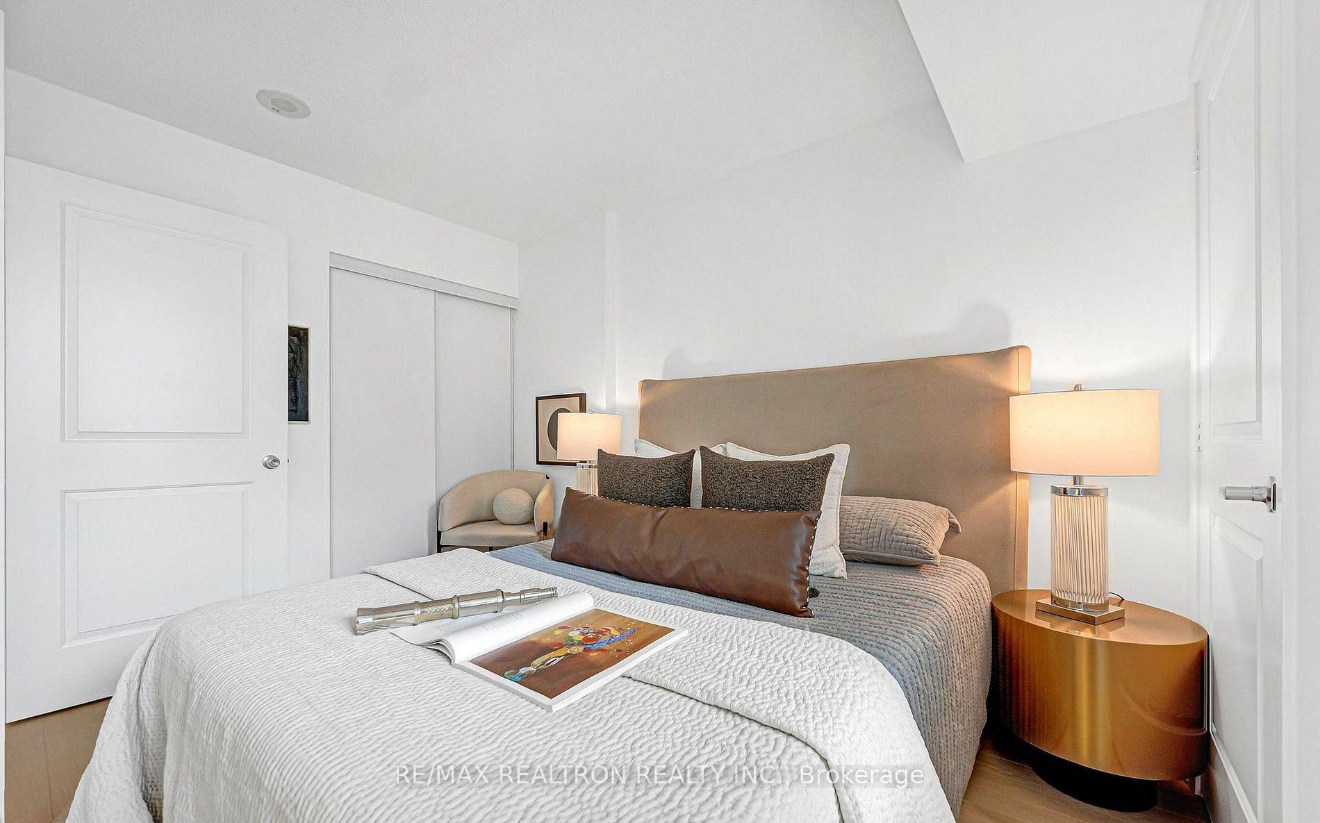 Photo 10 of Unit 701, 17 Anndale Drive, North York, Willowdale East — HOMEH