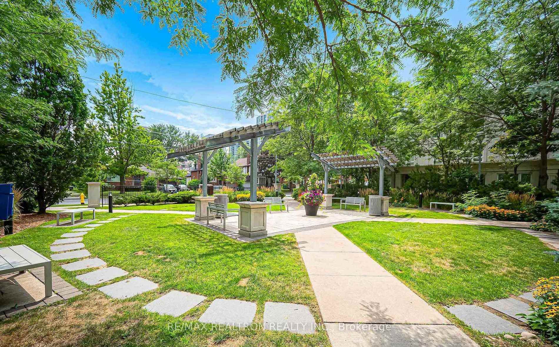 Photo 18 of Unit 701, 17 Anndale Drive, North York, Willowdale East — HOMEH