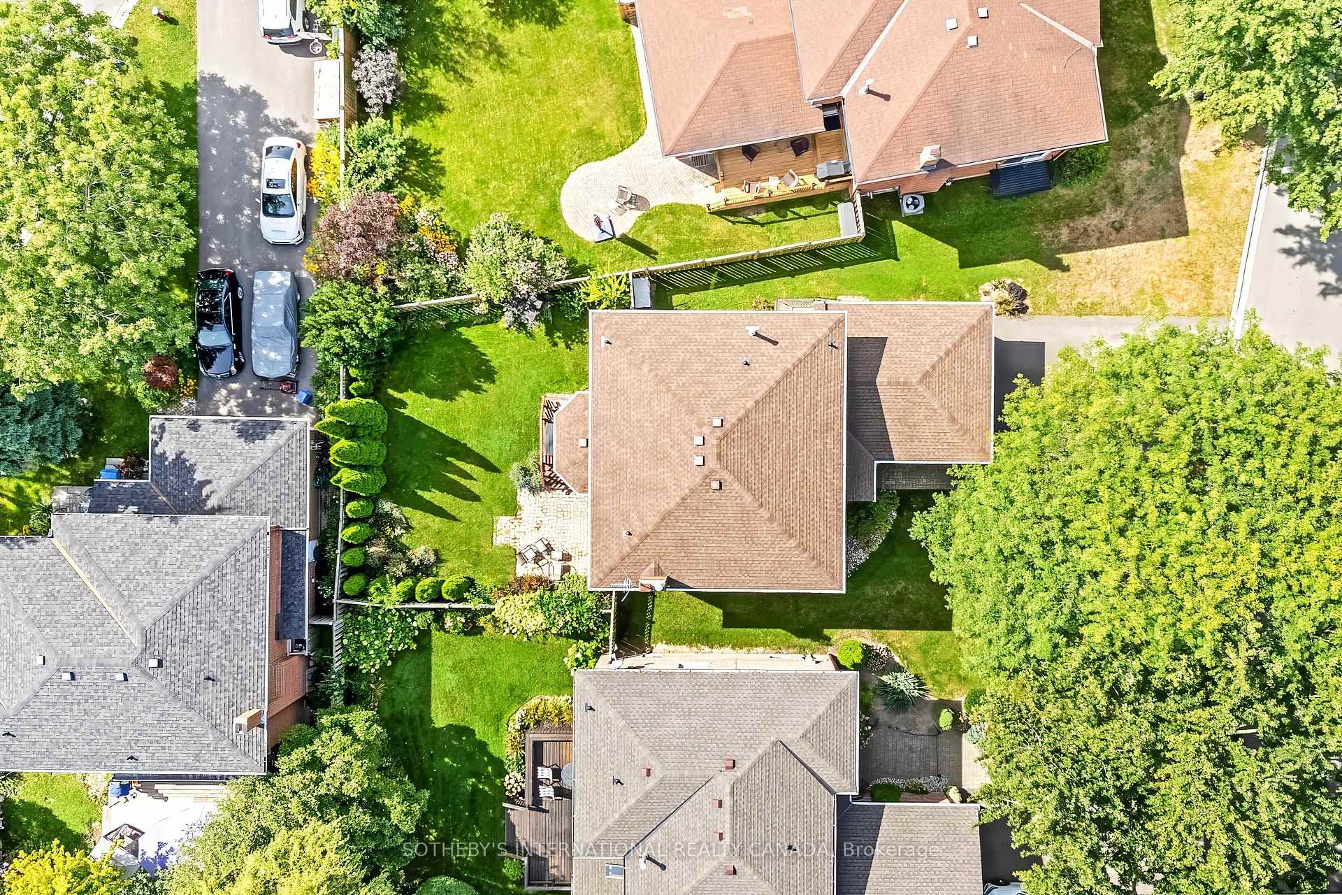 Photo 4 of 420 The Thicket, Mississauga, Lakeview — HOMEH