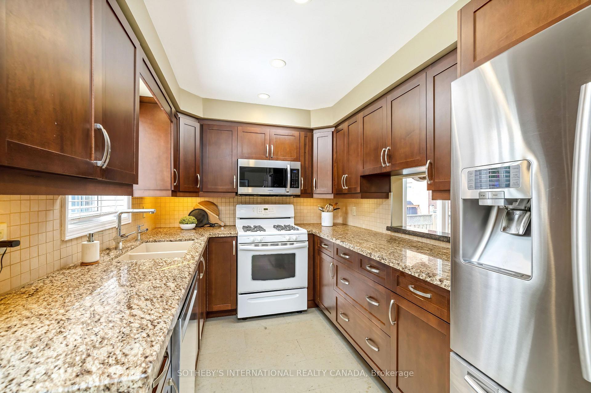 Photo 17 of 420 The Thicket, Mississauga, Lakeview — HOMEH