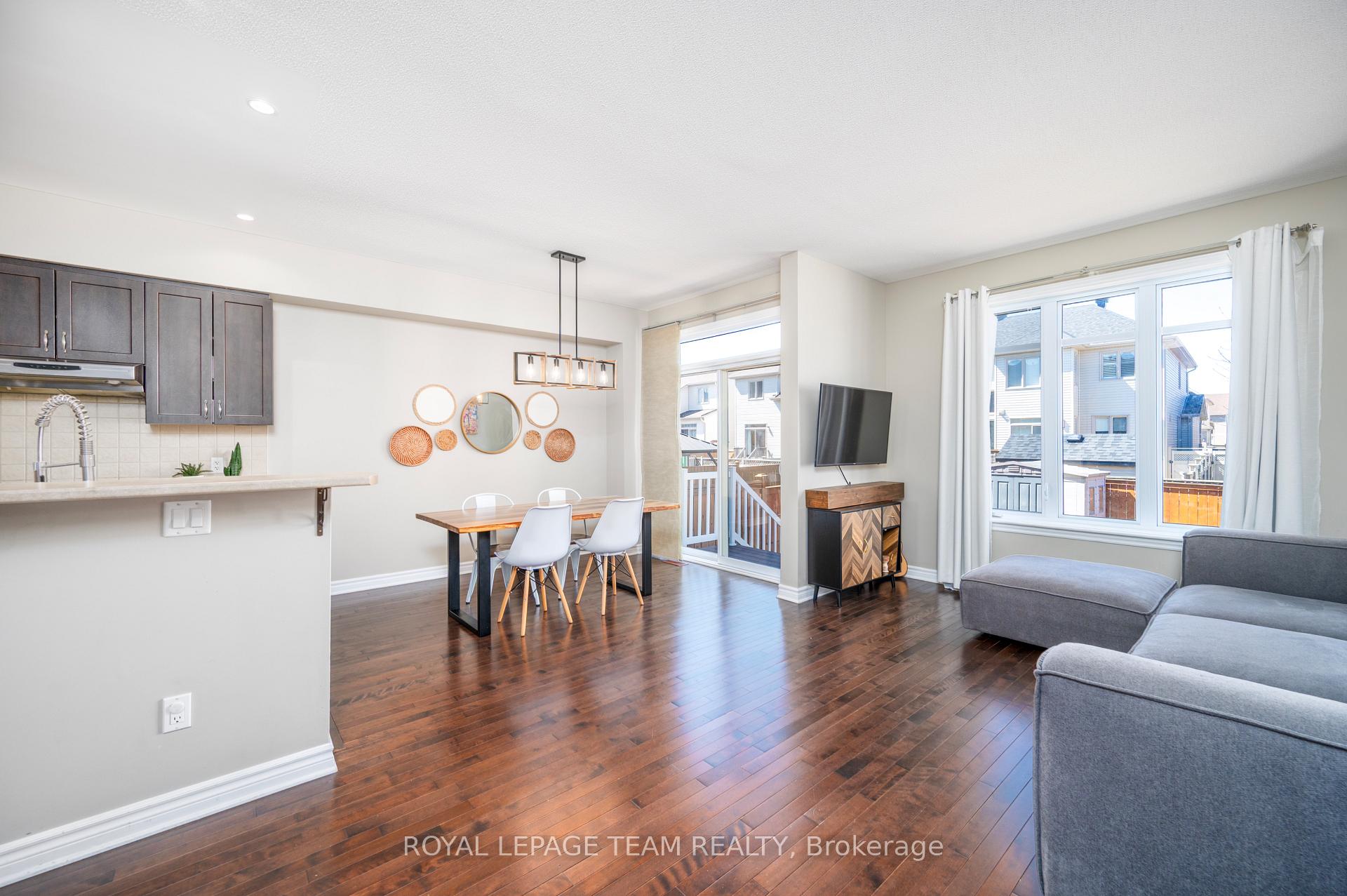 Photo 6 of 1431 Comfrey Crescent, Ottawa, Notting Hill/Summerside — HOMEH