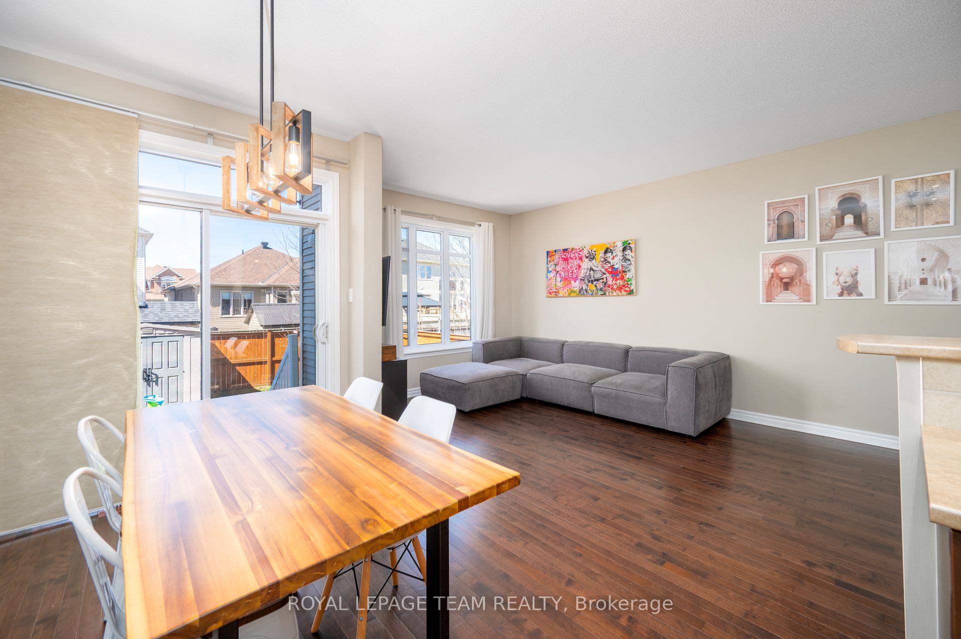 Photo 7 of 1431 Comfrey Crescent, Ottawa, Notting Hill/Summerside — HOMEH