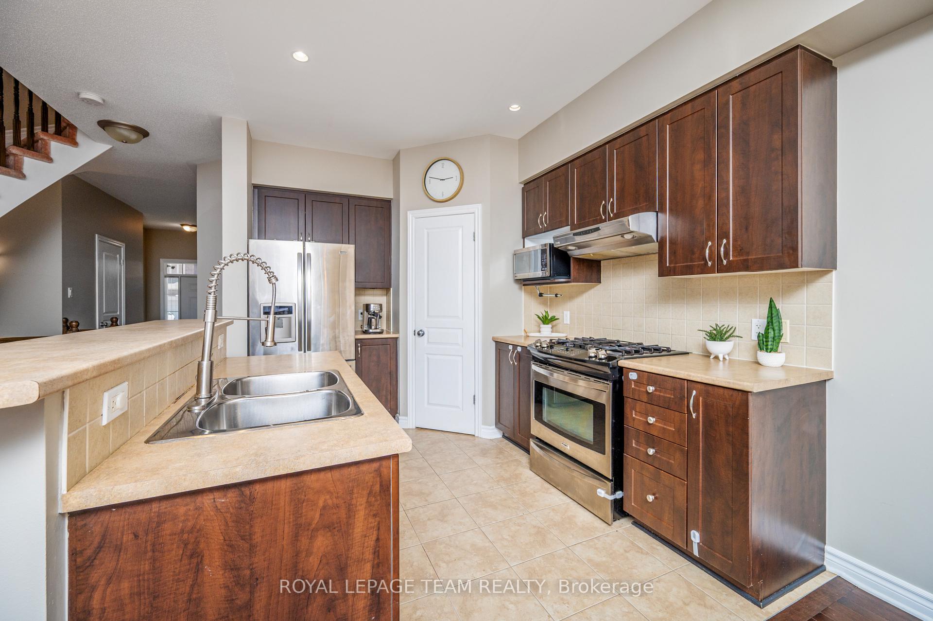 Photo 9 of 1431 Comfrey Crescent, Ottawa, Notting Hill/Summerside — HOMEH