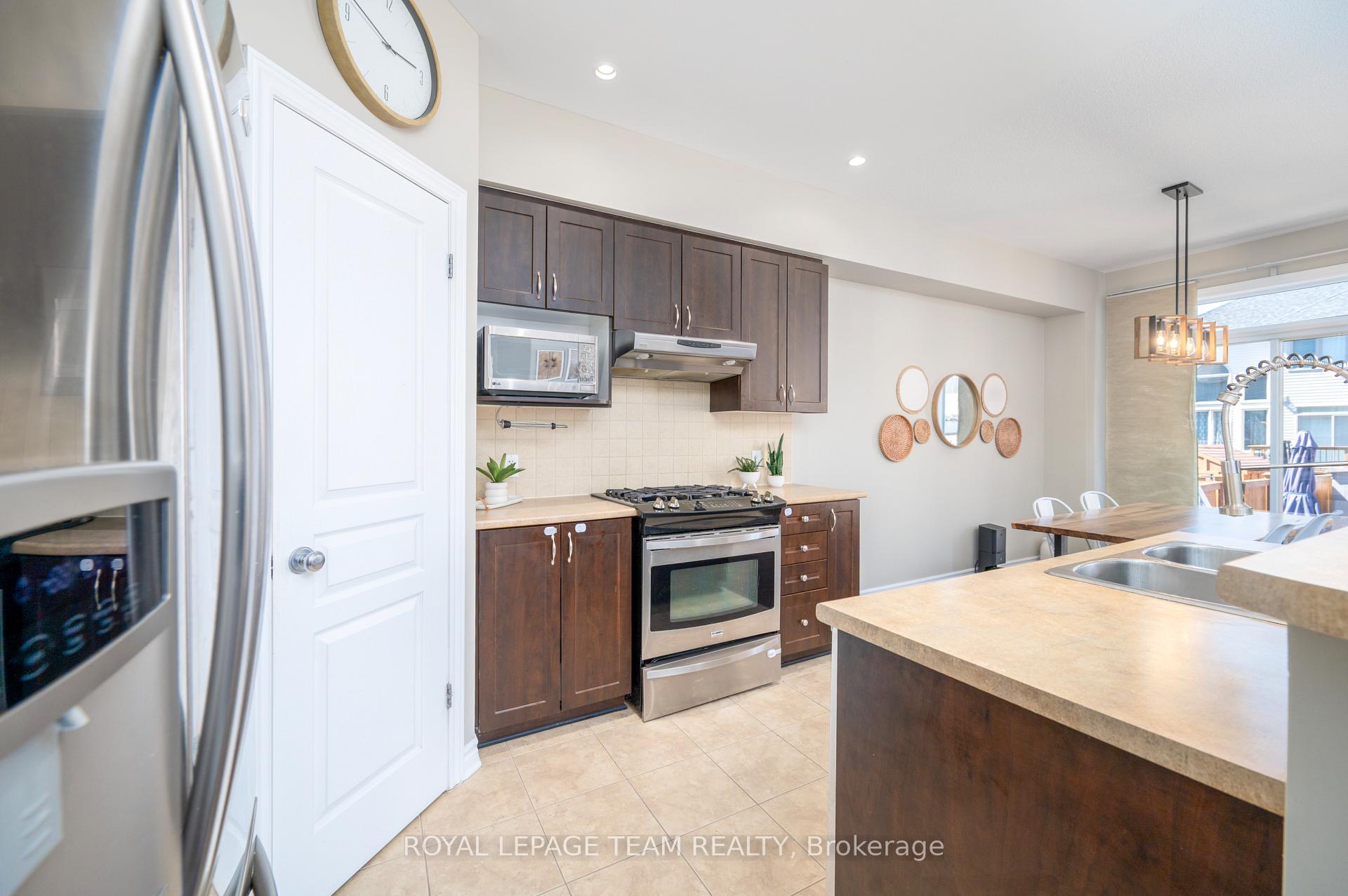 Photo 10 of 1431 Comfrey Crescent, Ottawa, Notting Hill/Summerside — HOMEH