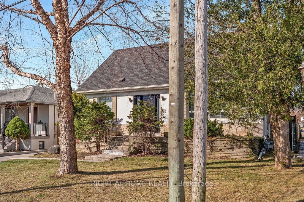 Photo 2 of 48 Jopling Avenue N, Etobicoke, Islington-City Centre West — HOMEH