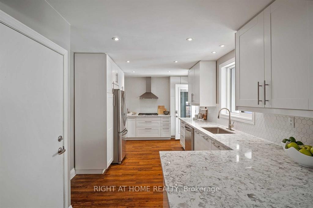 Photo 12 of 48 Jopling Avenue N, Etobicoke, Islington-City Centre West — HOMEH