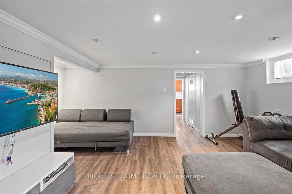 Photo 33 of 48 Jopling Avenue N, Etobicoke, Islington-City Centre West — HOMEH