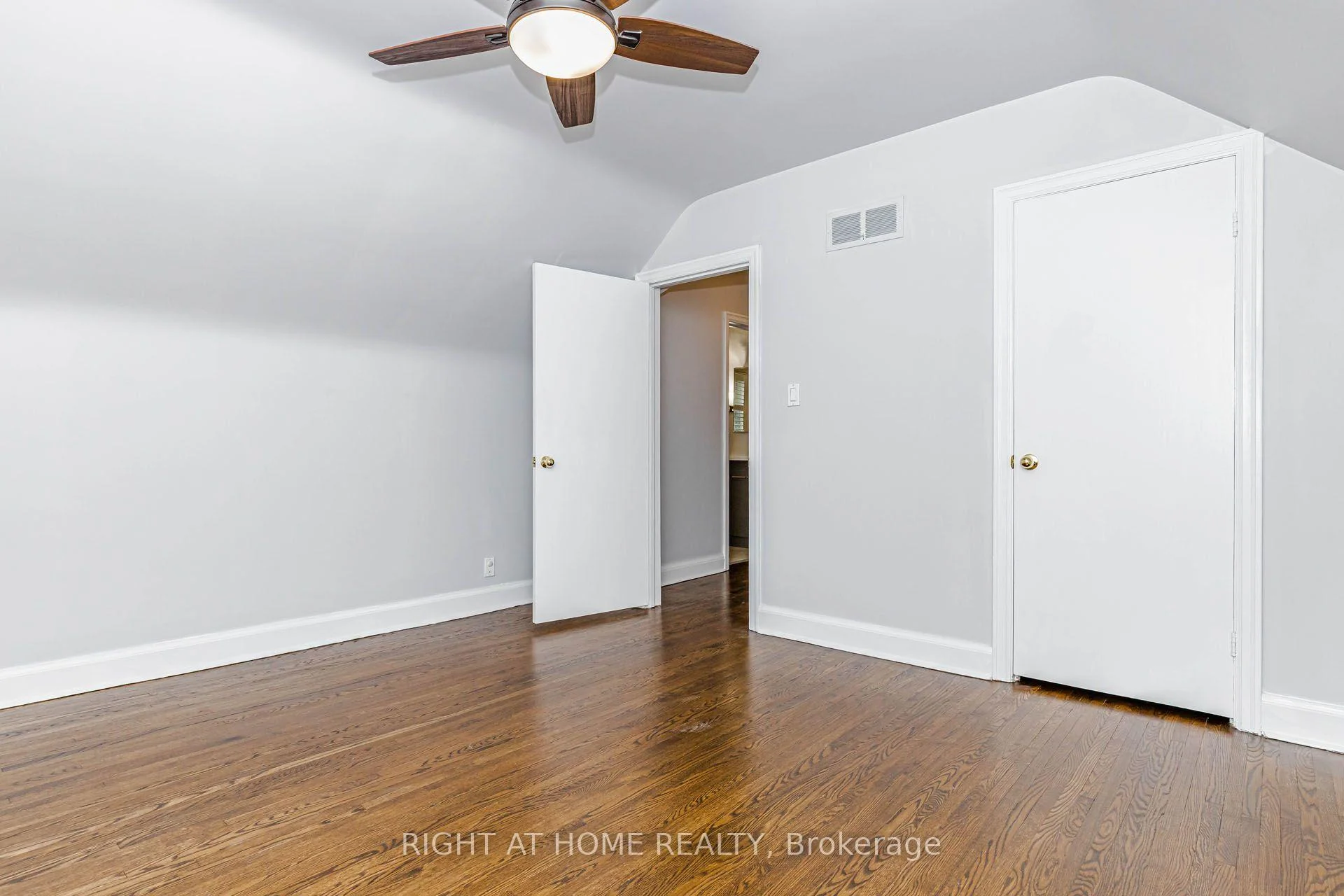 Photo 19 of 48 Jopling Avenue N, Etobicoke, Islington-City Centre West — HOMEH