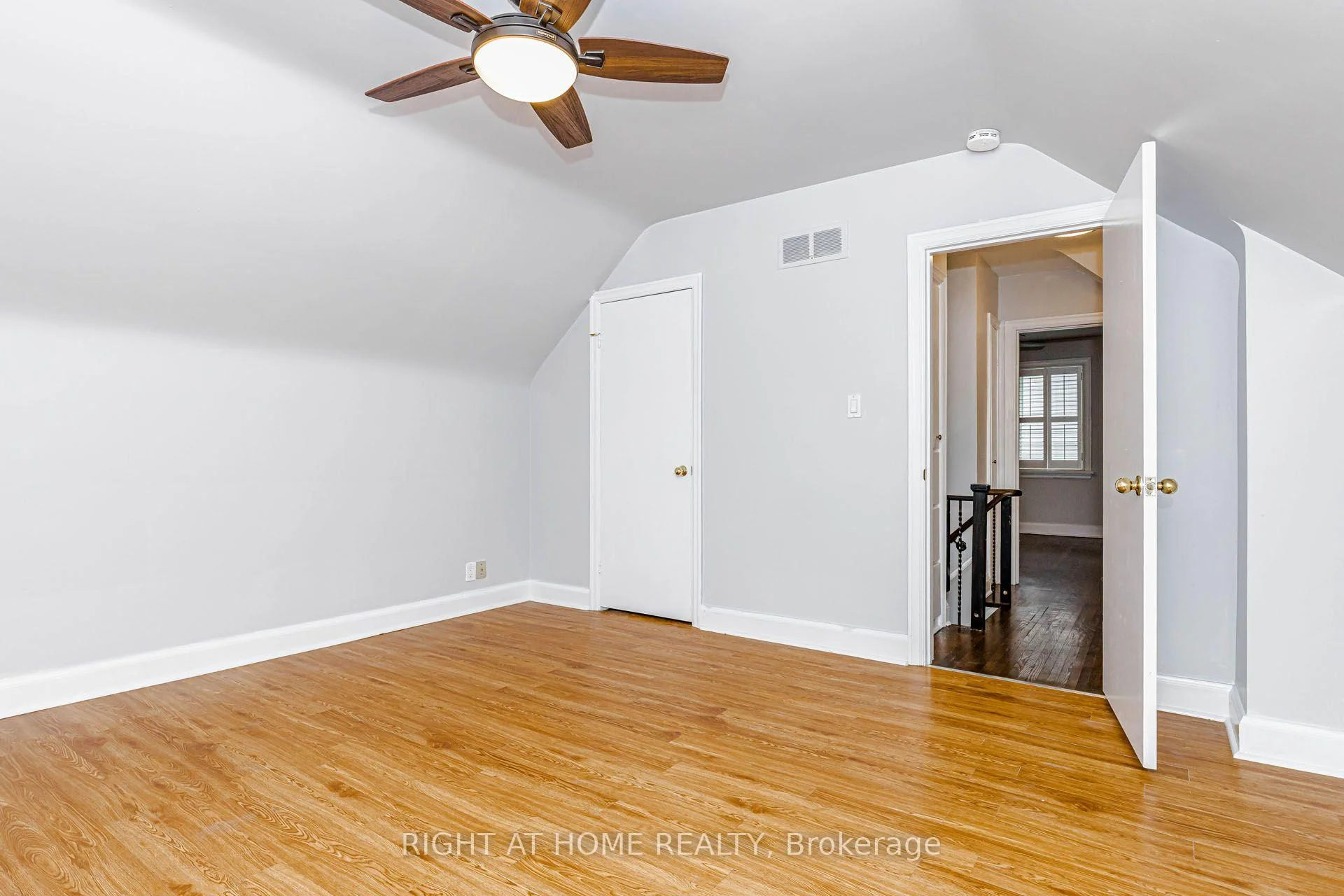 Photo 24 of 48 Jopling Avenue N, Etobicoke, Islington-City Centre West — HOMEH