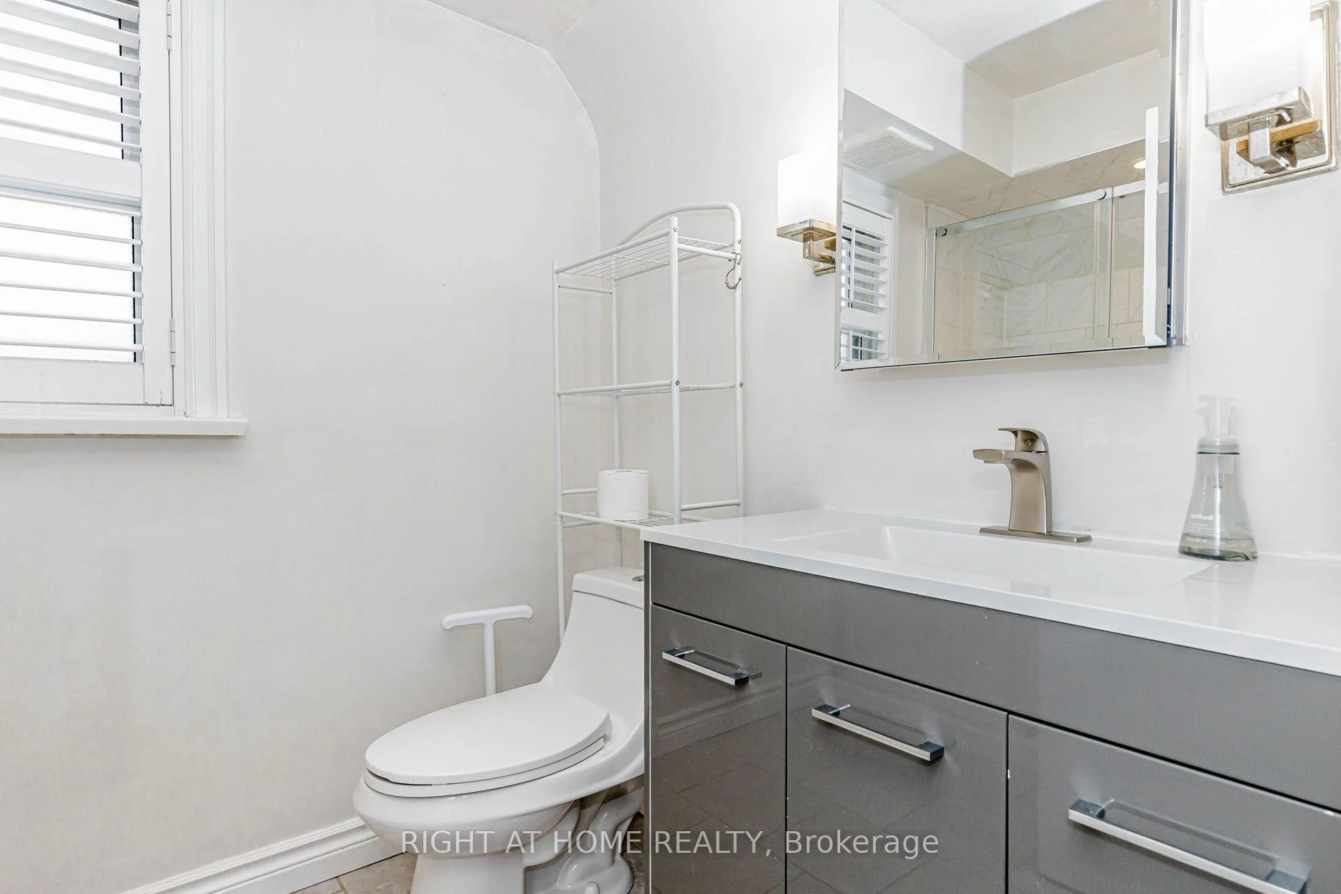 Photo 25 of 48 Jopling Avenue N, Etobicoke, Islington-City Centre West — HOMEH