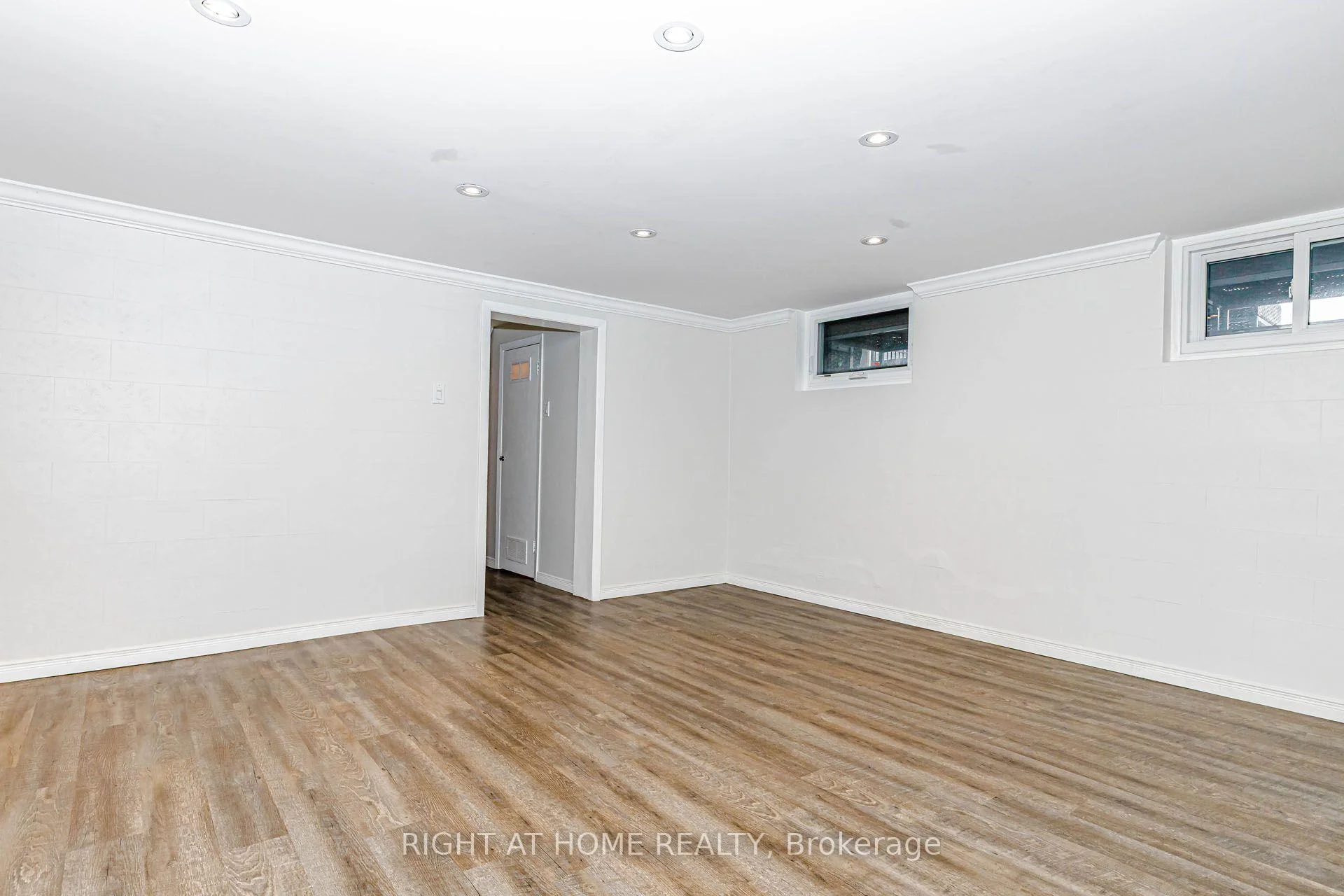 Photo 35 of 48 Jopling Avenue N, Etobicoke, Islington-City Centre West — HOMEH