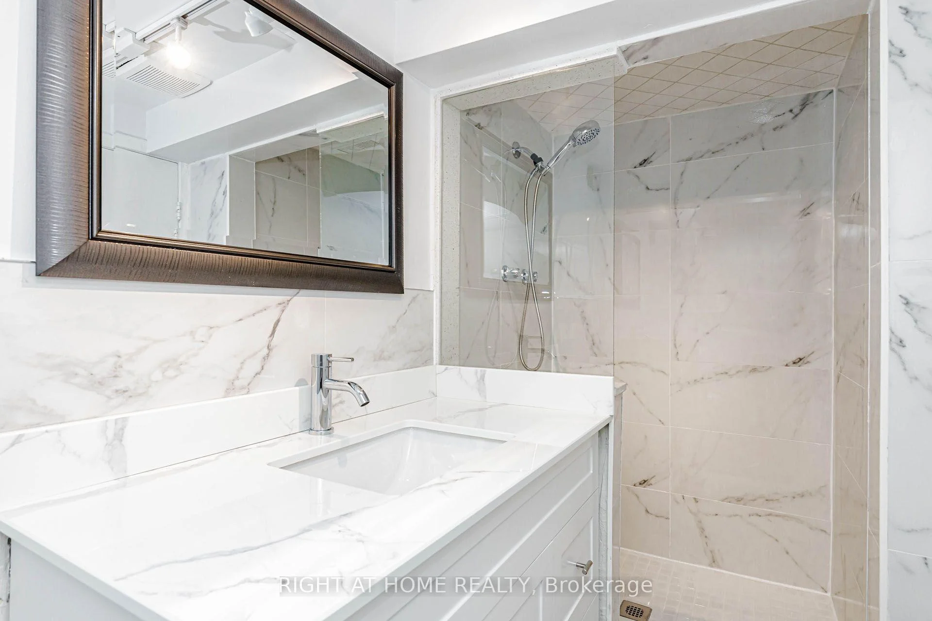Photo 37 of 48 Jopling Avenue N, Etobicoke, Islington-City Centre West — HOMEH