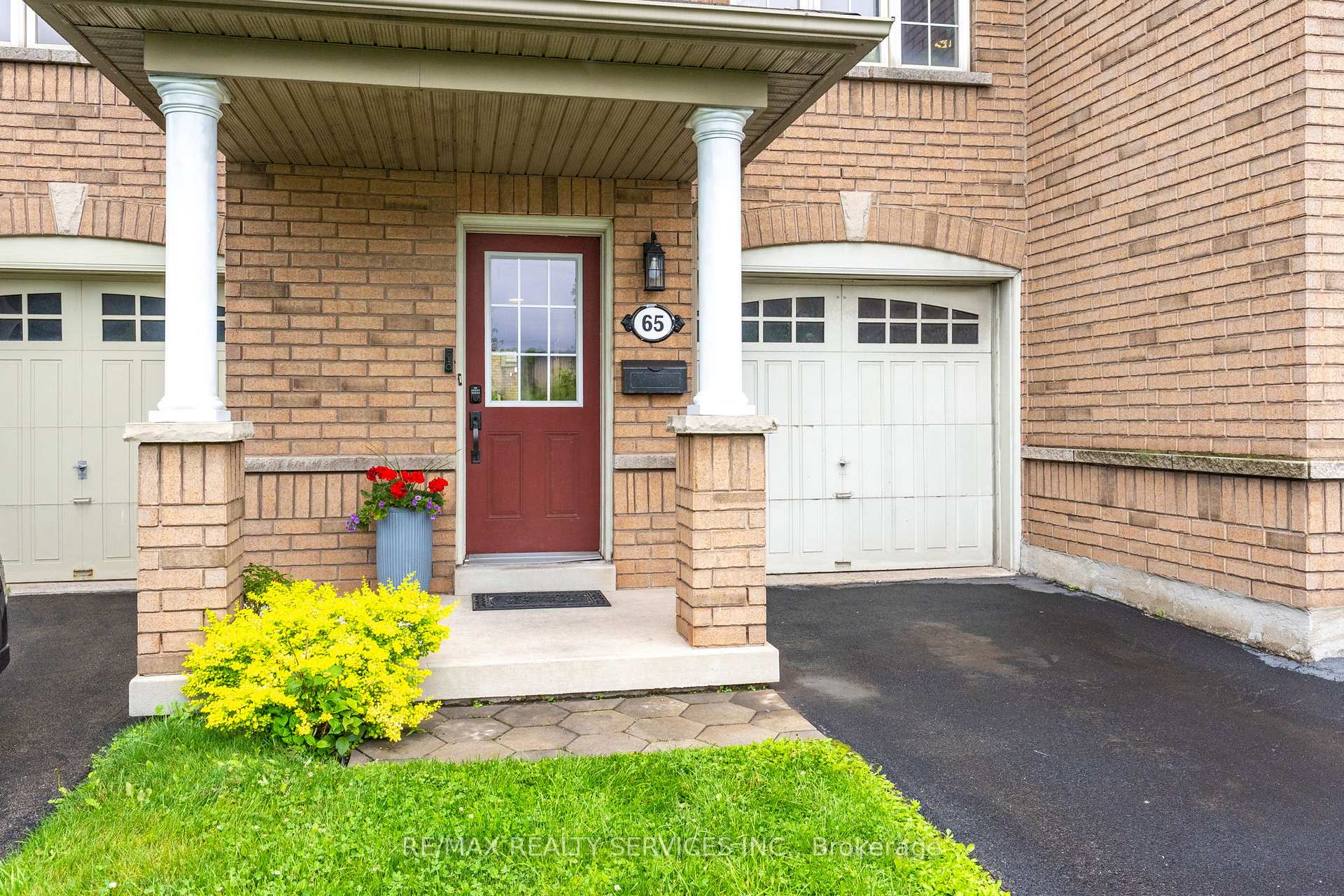 Photo 3 of Unit 65, 470 Beach Boulevard, Hamilton, Hamilton Beach — HOMEH