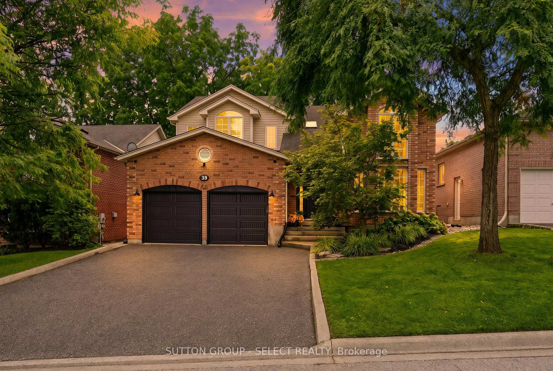 Photo 2 of 39 Carolinian Lane, Cambridge, St. Andrews Estates — HOMEH