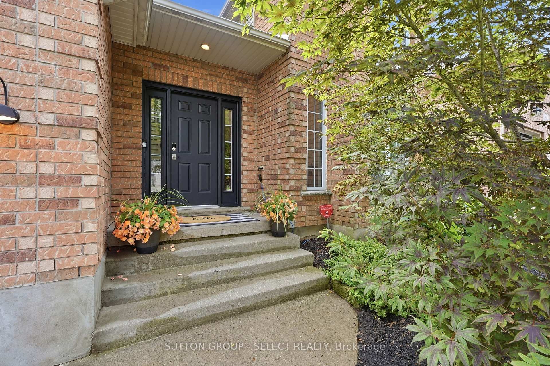 Photo 4 of 39 Carolinian Lane, Cambridge, St. Andrews Estates — HOMEH