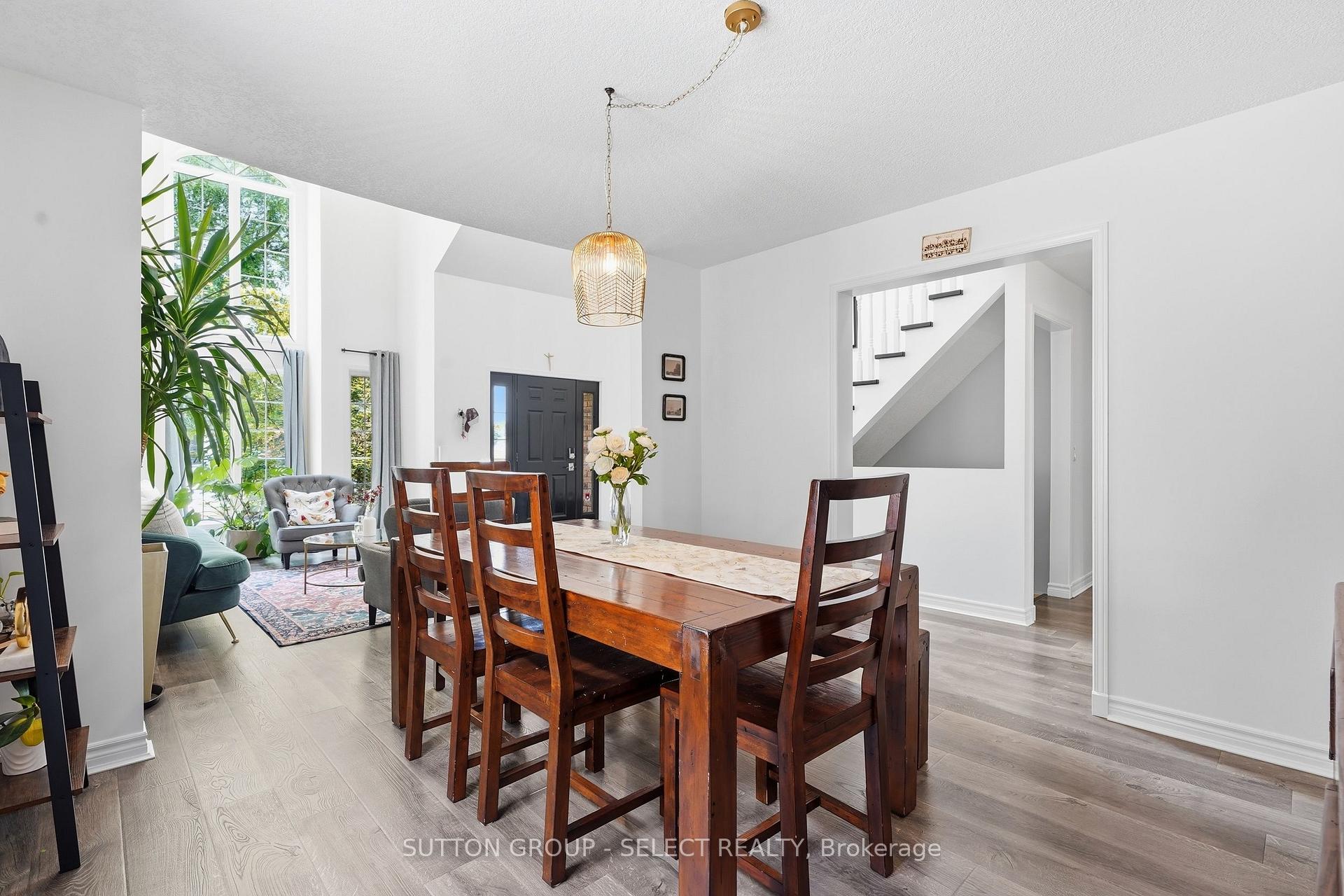 Photo 10 of 39 Carolinian Lane, Cambridge, St. Andrews Estates — HOMEH