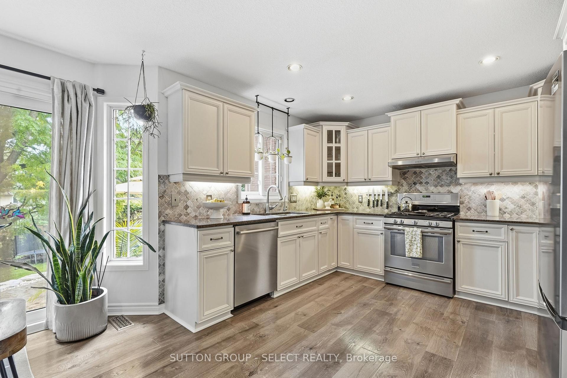Photo 13 of 39 Carolinian Lane, Cambridge, St. Andrews Estates — HOMEH
