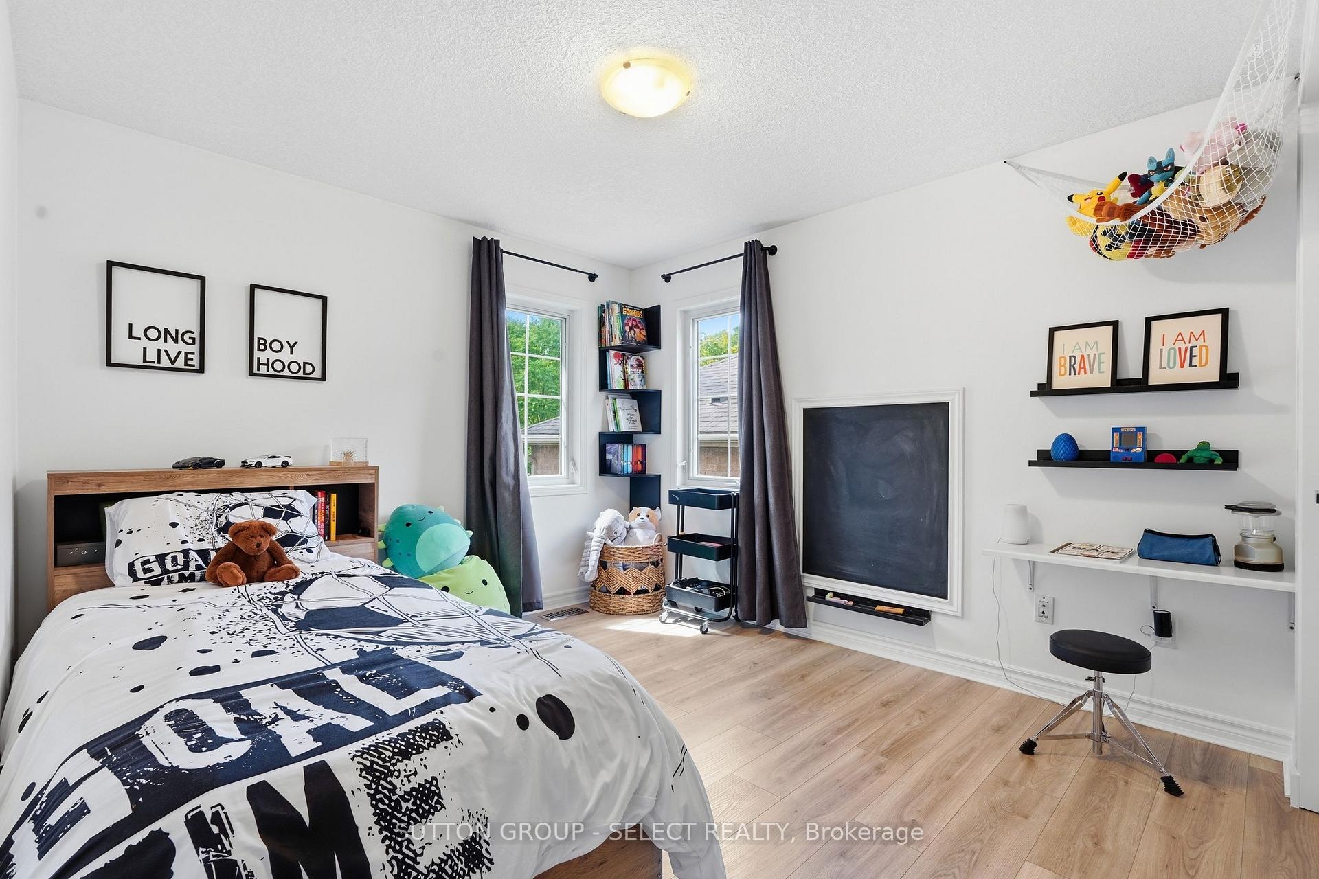Photo 26 of 39 Carolinian Lane, Cambridge, St. Andrews Estates — HOMEH