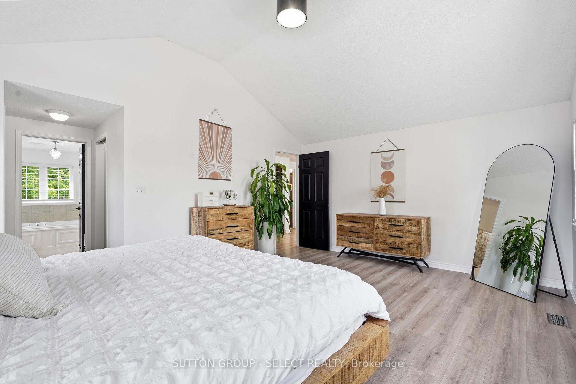 Photo 30 of 39 Carolinian Lane, Cambridge, St. Andrews Estates — HOMEH