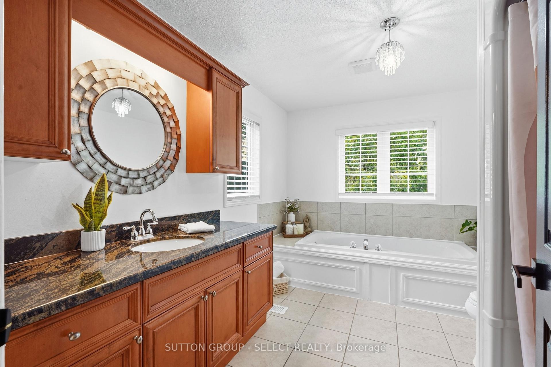 Photo 32 of 39 Carolinian Lane, Cambridge, St. Andrews Estates — HOMEH