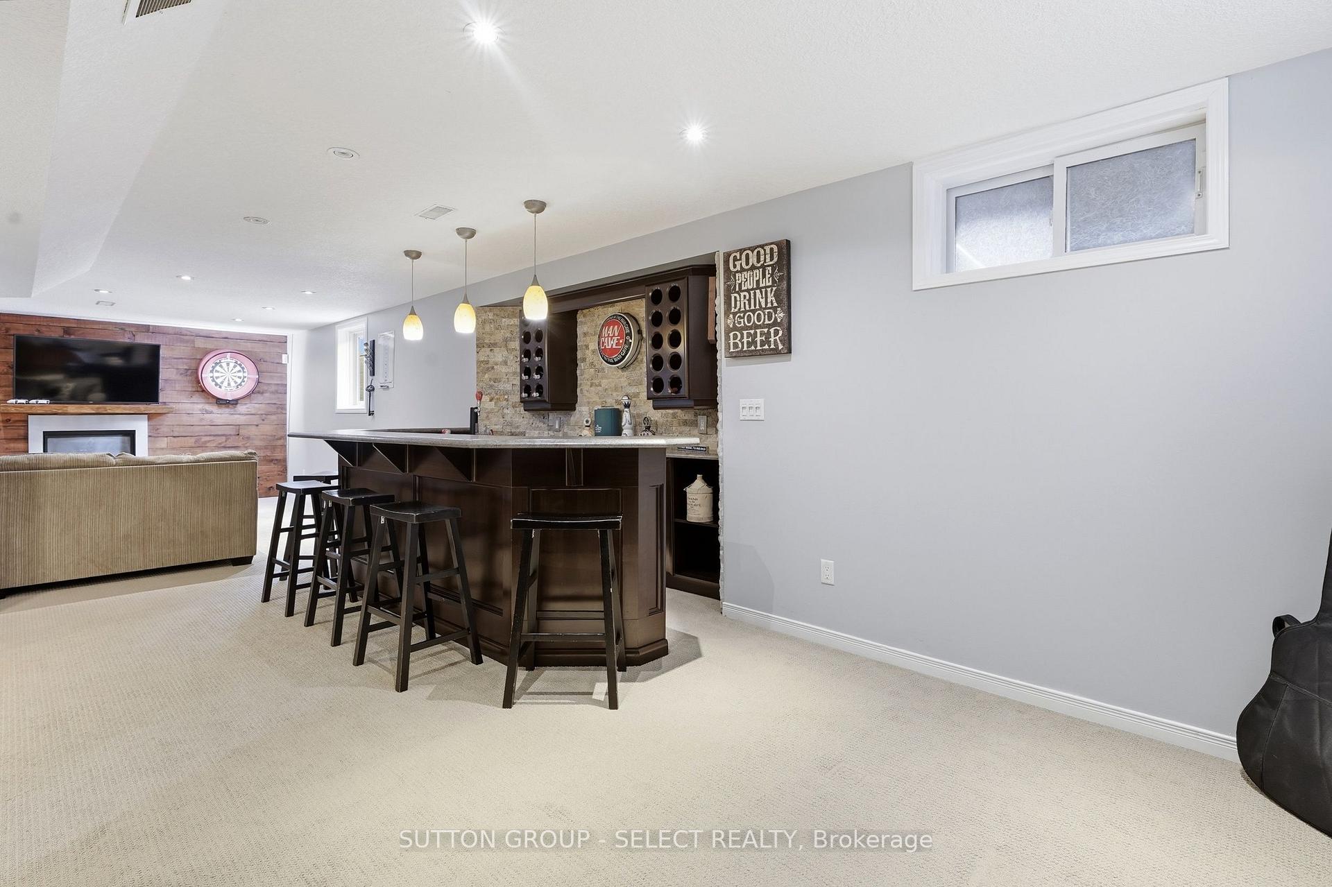 Photo 36 of 39 Carolinian Lane, Cambridge, St. Andrews Estates — HOMEH