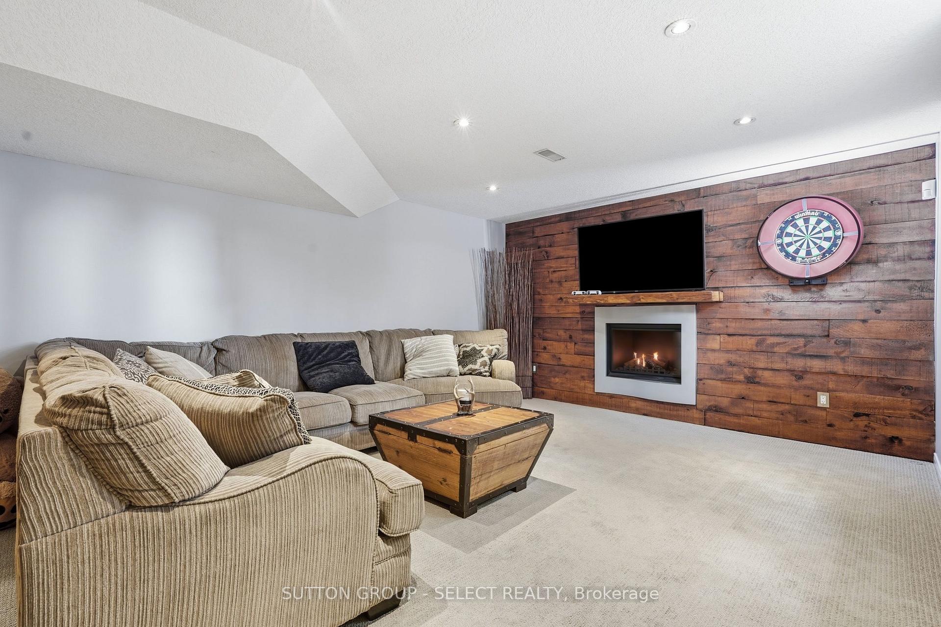 Photo 37 of 39 Carolinian Lane, Cambridge, St. Andrews Estates — HOMEH