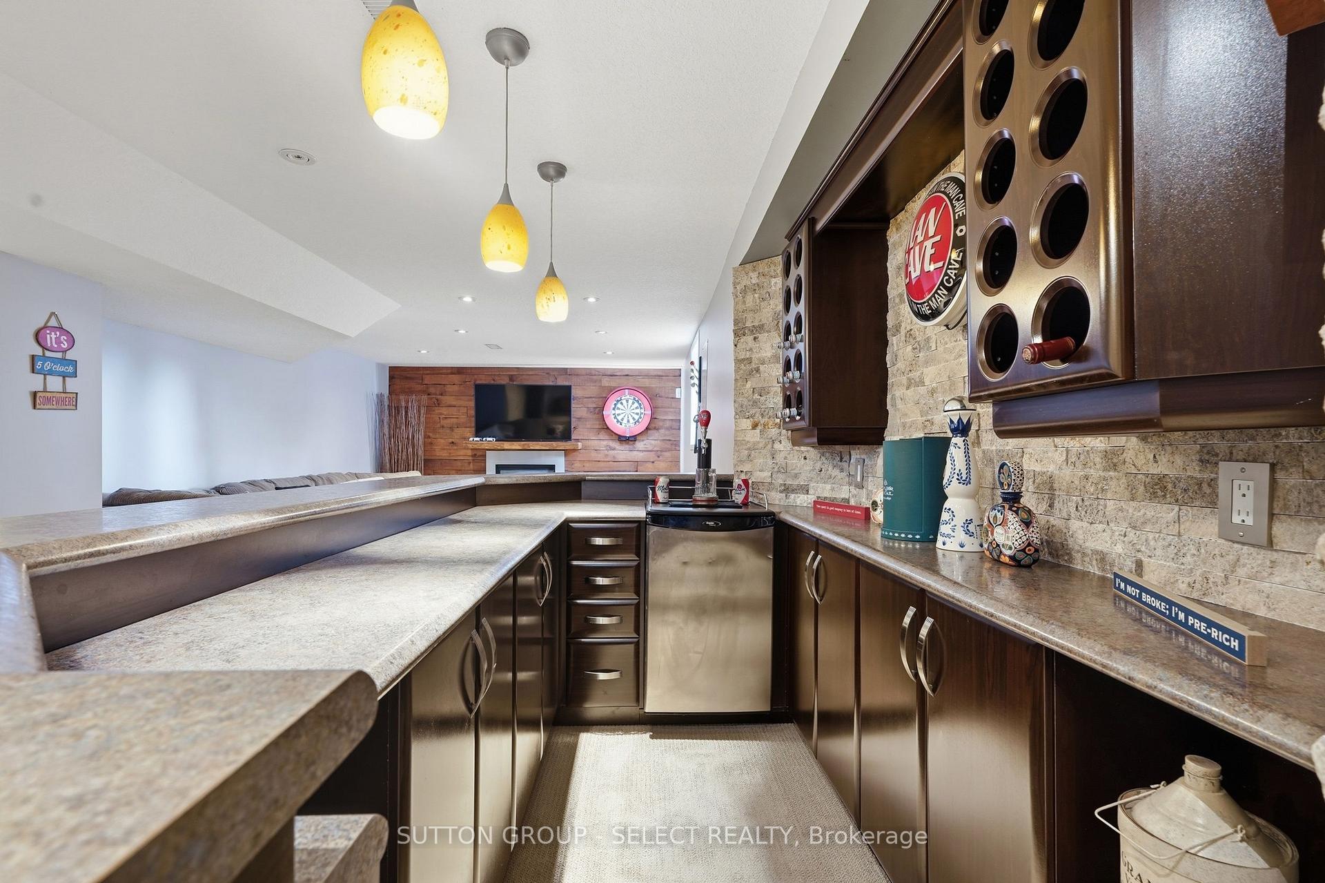 Photo 38 of 39 Carolinian Lane, Cambridge, St. Andrews Estates — HOMEH