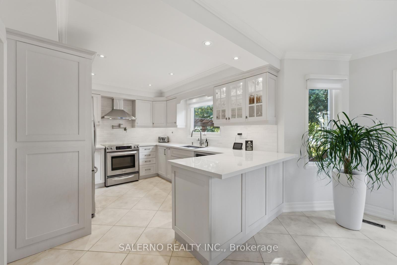 Photo 12 of 62 Olive Green Road, Vaughan, East Woodbridge — HOMEH