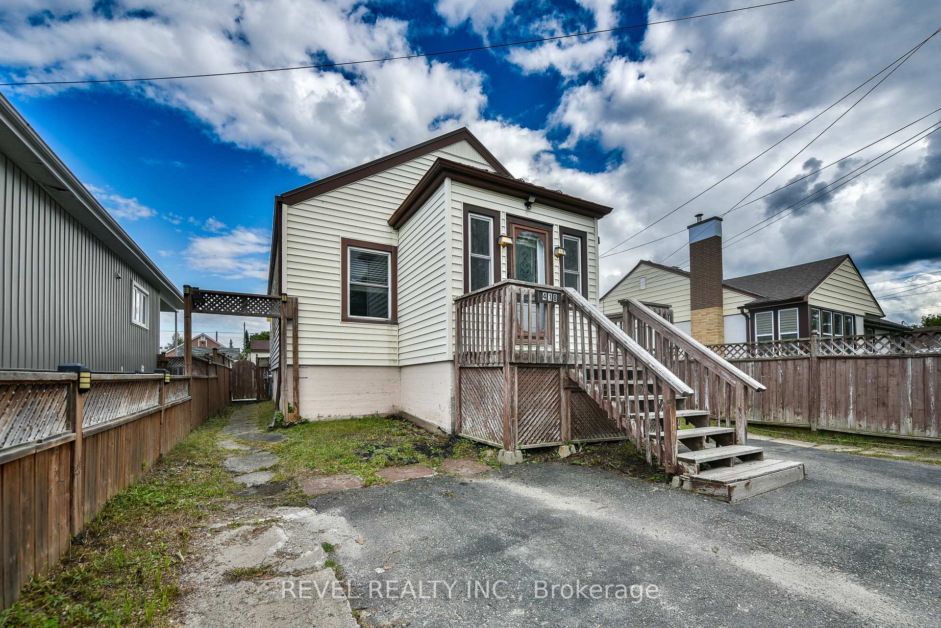 Photo 2 of 418 Maple Street S, Timmins, TS - SE — HOMEH