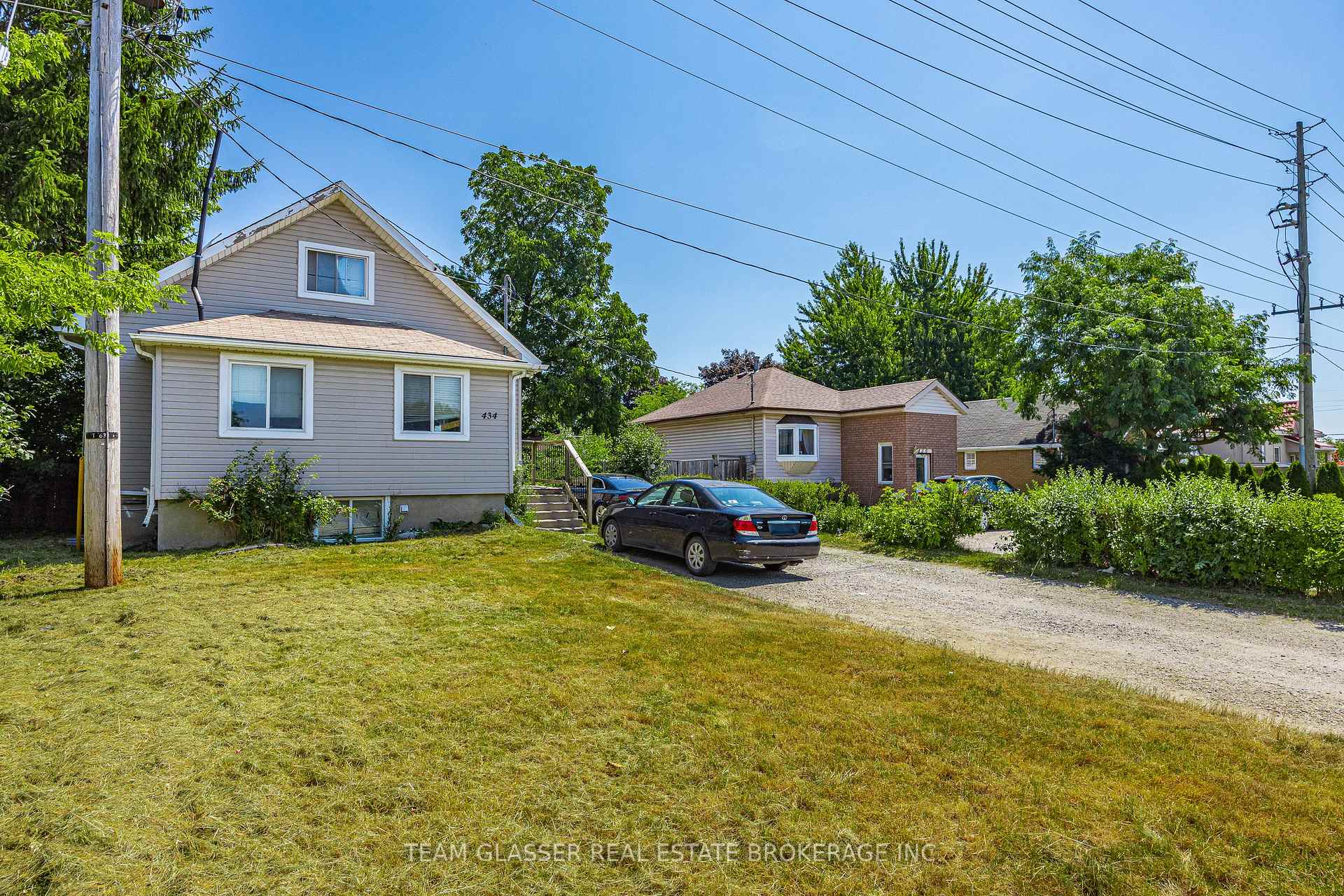 Photo 3 of 434 Second Street, London, East H — HOMEH