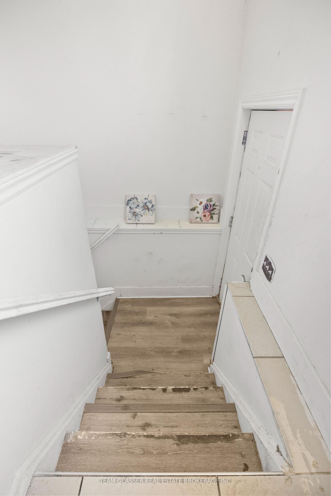 Photo 5 of 434 Second Street, London, East H — HOMEH