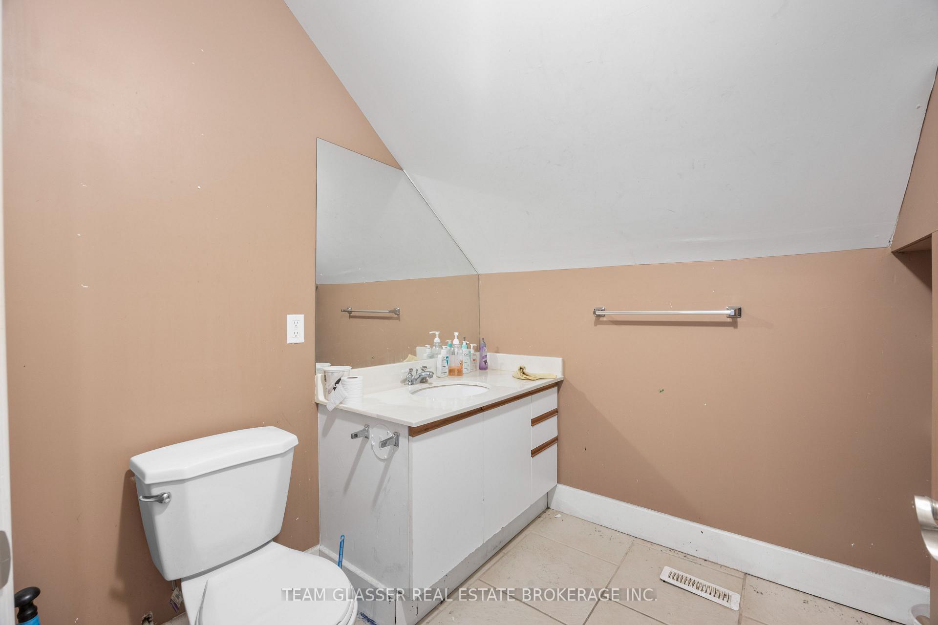 Photo 31 of 434 Second Street, London, East H — HOMEH